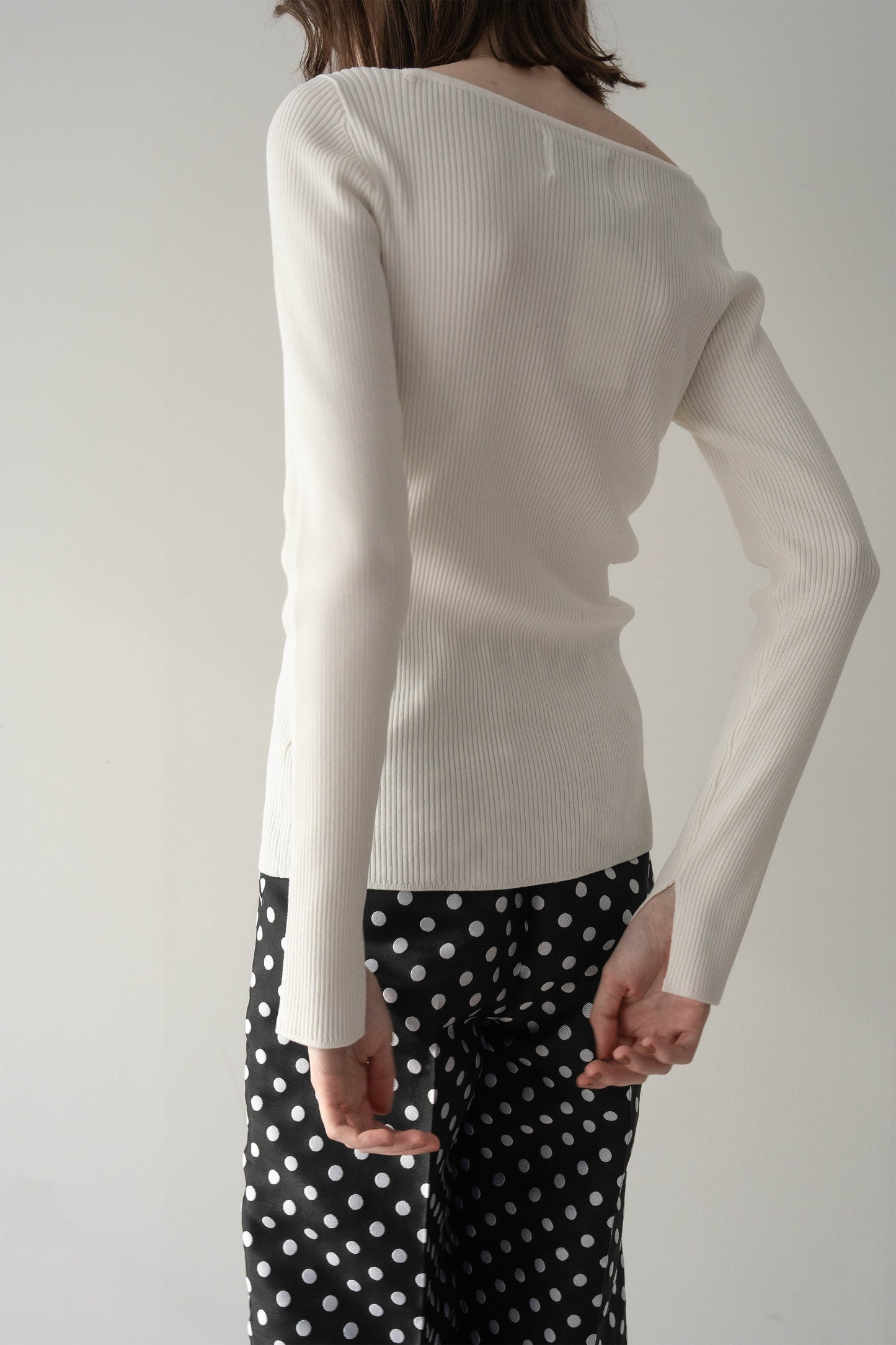 スクエアボタンニット【WHITE】