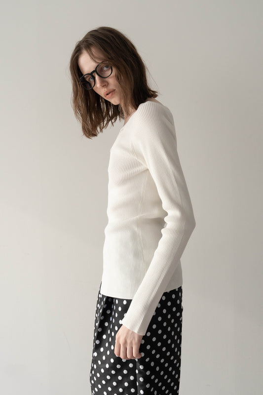 スクエアボタンニット【WHITE】