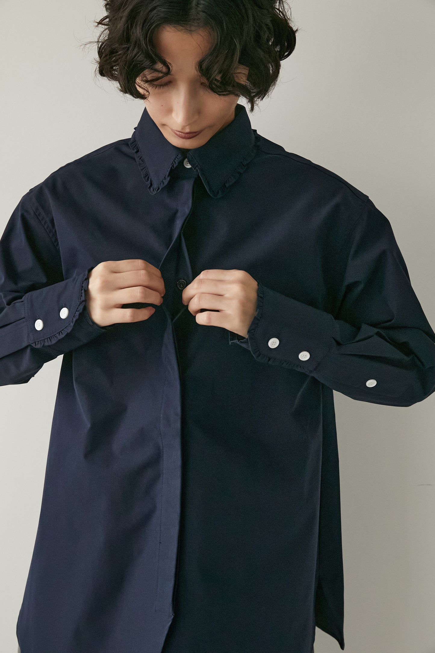 フリルカラーシャツ 【NAVY】
