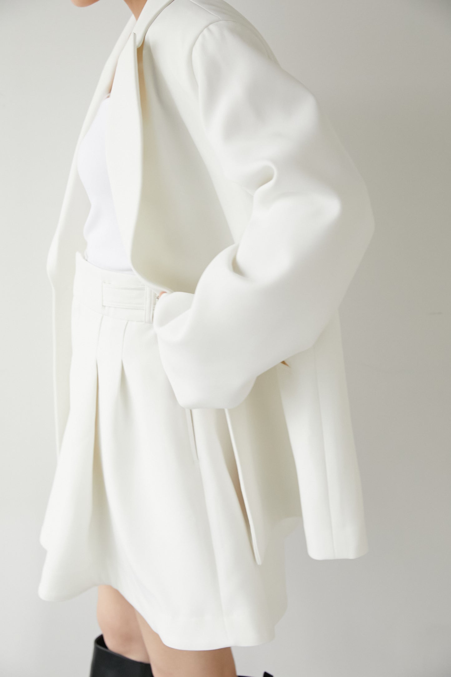 ペタルショートパンツ【WHITE】