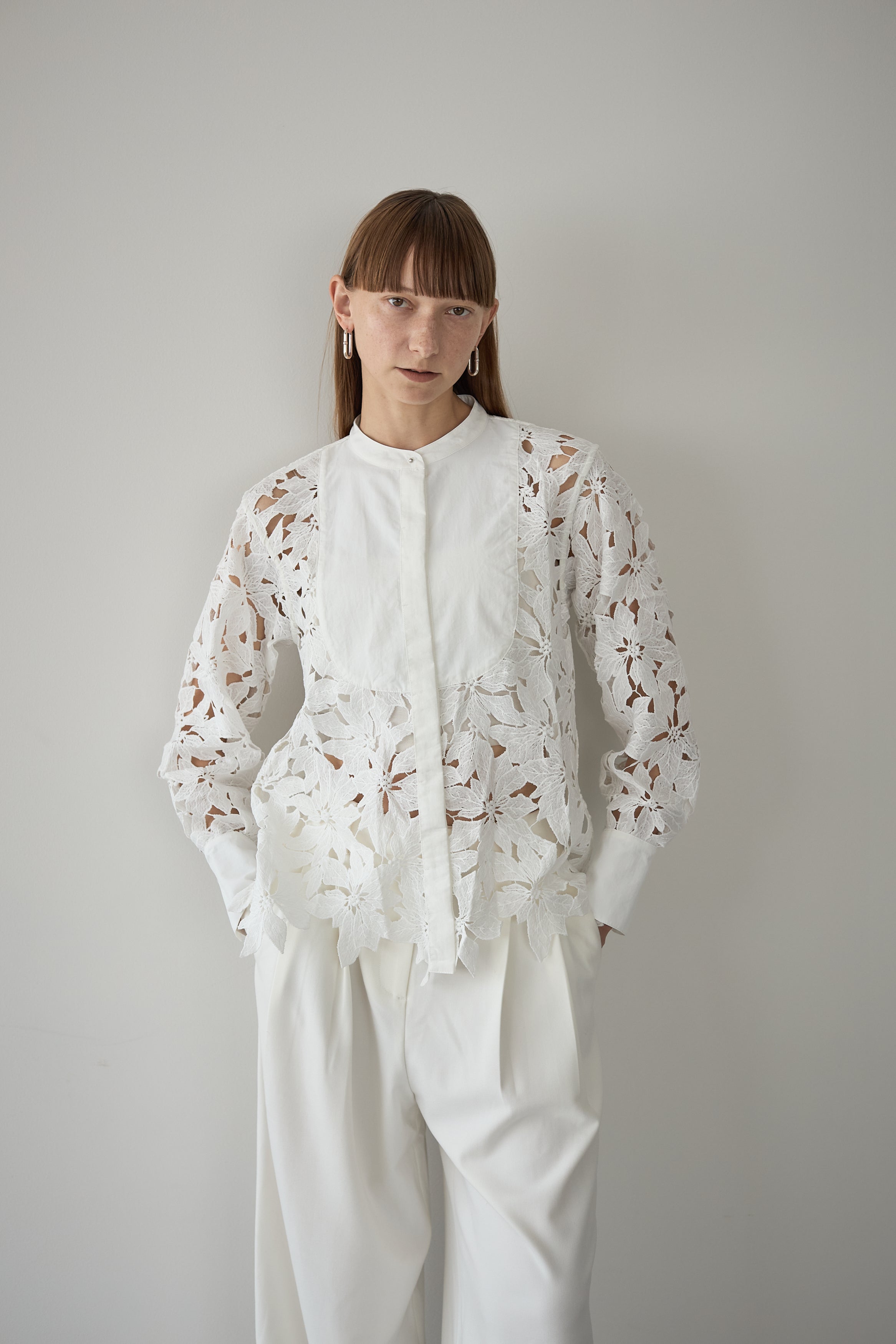 スタンドカラーレースシャツ【WHITE】 – ELLIE