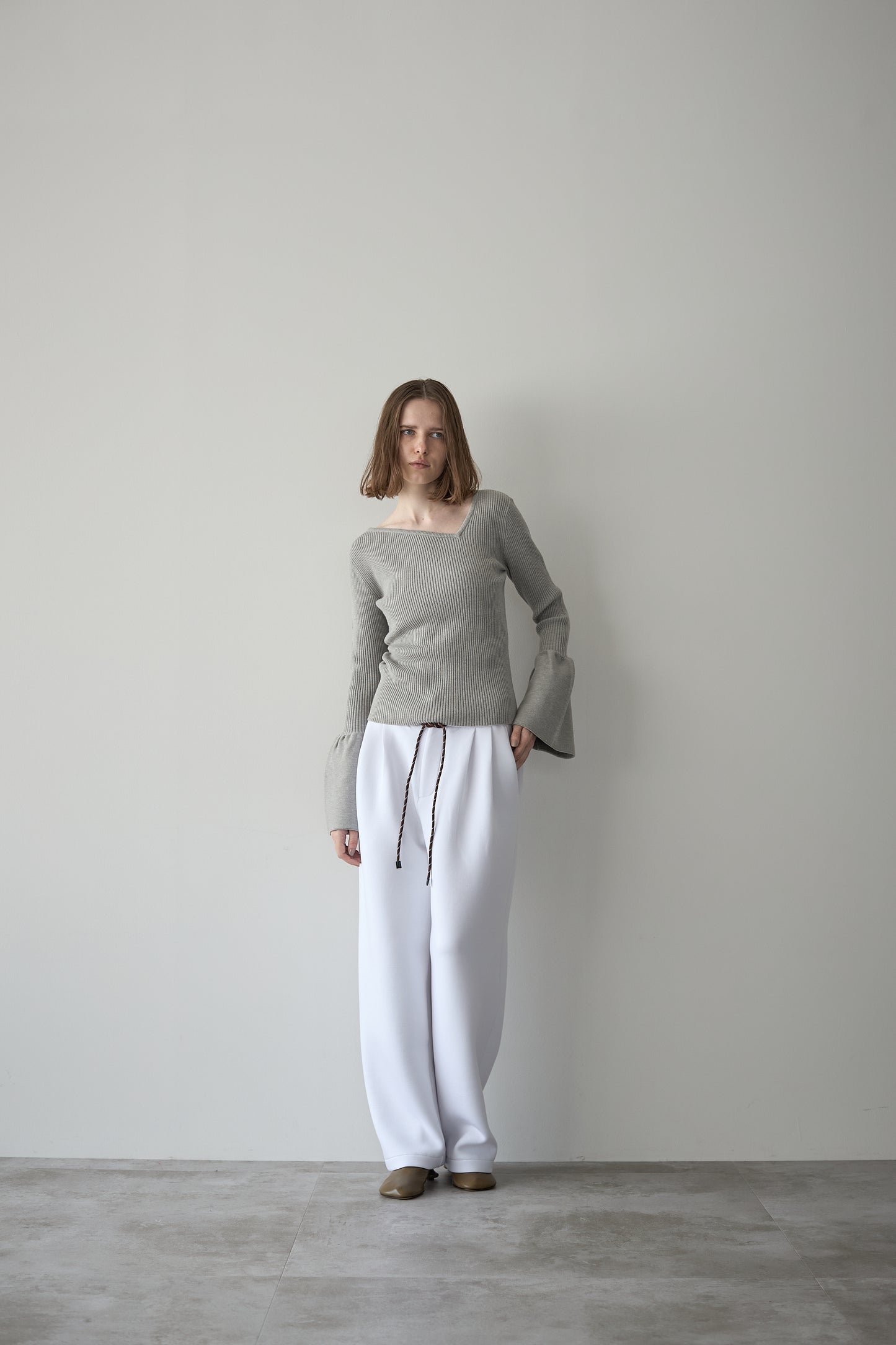 フレアスリーブアシメカットニット【GRAY】