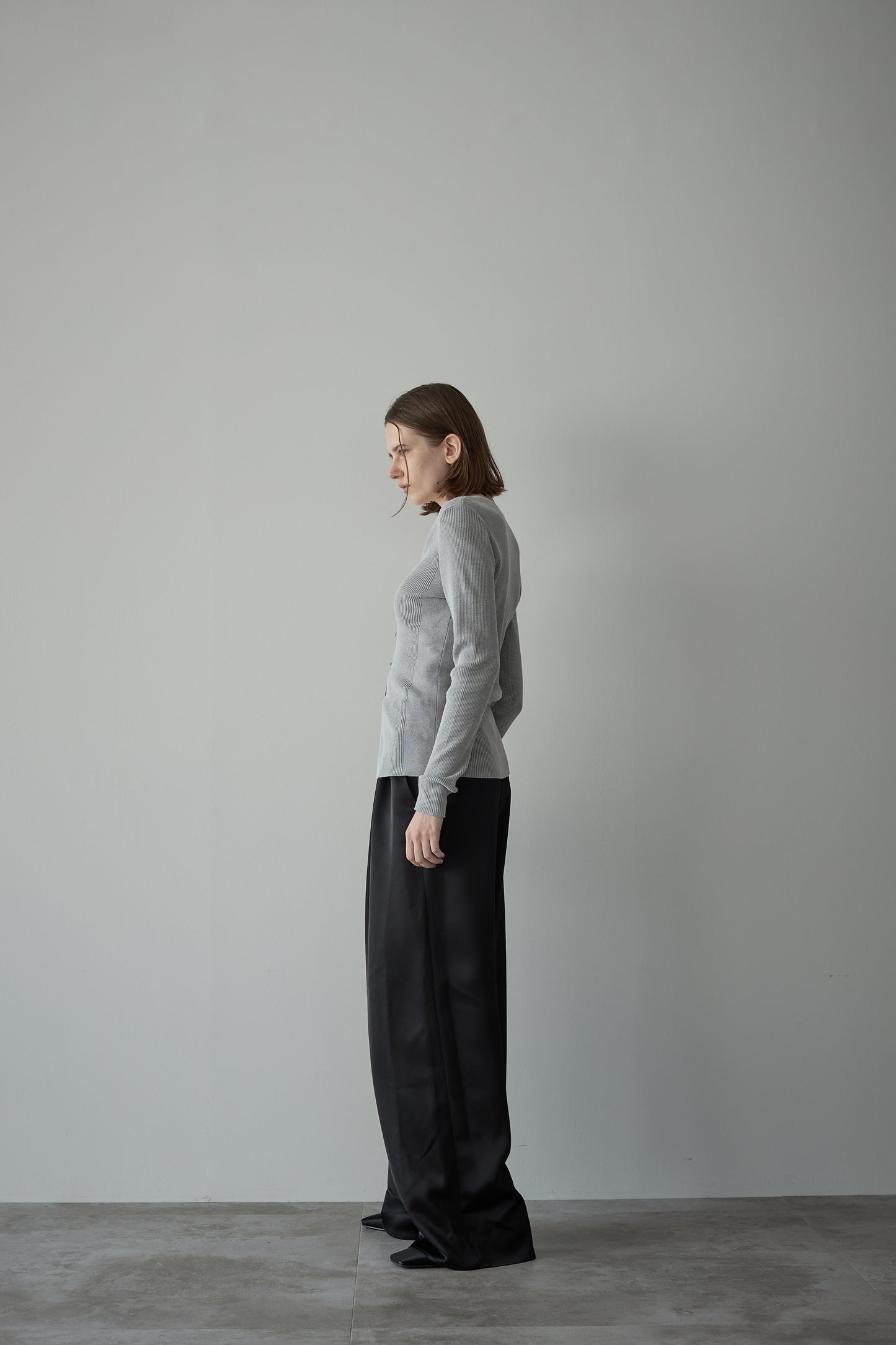 【予約販売11月下旬配送】スリットニット【GRAY】