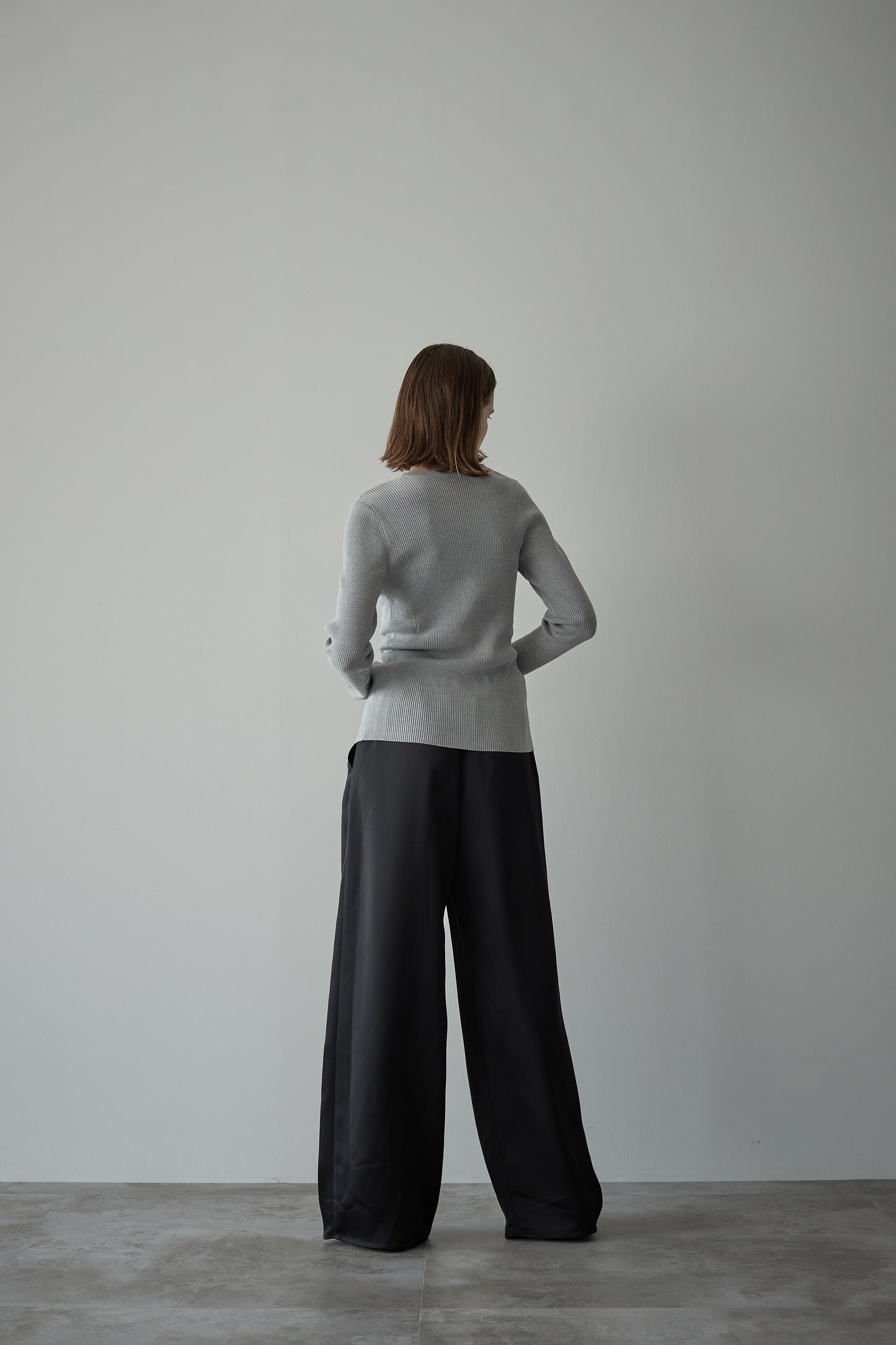 【予約販売11月下旬配送】スリットニット【GRAY】