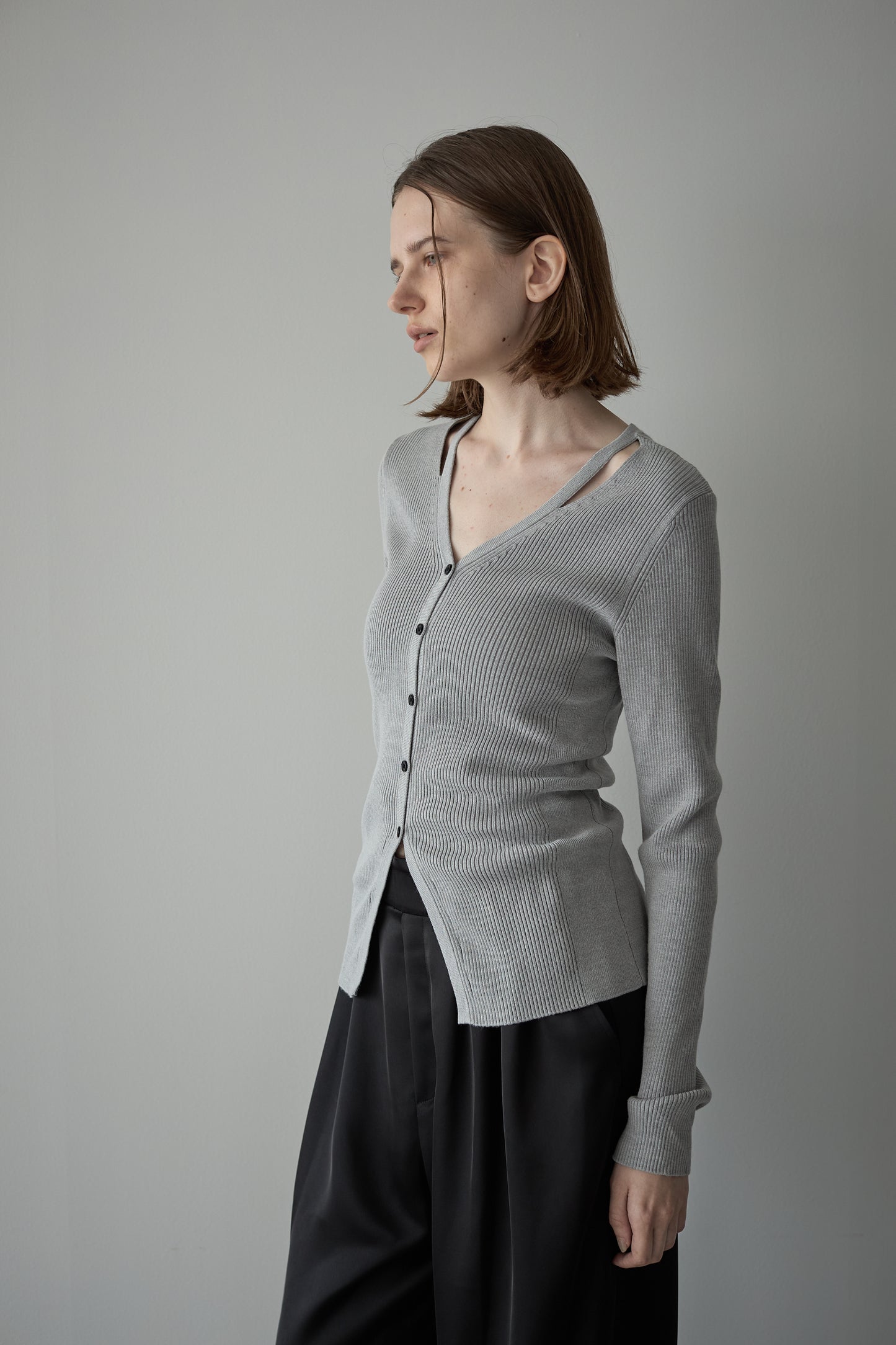 【予約販売11月下旬配送】スリットニット【GRAY】
