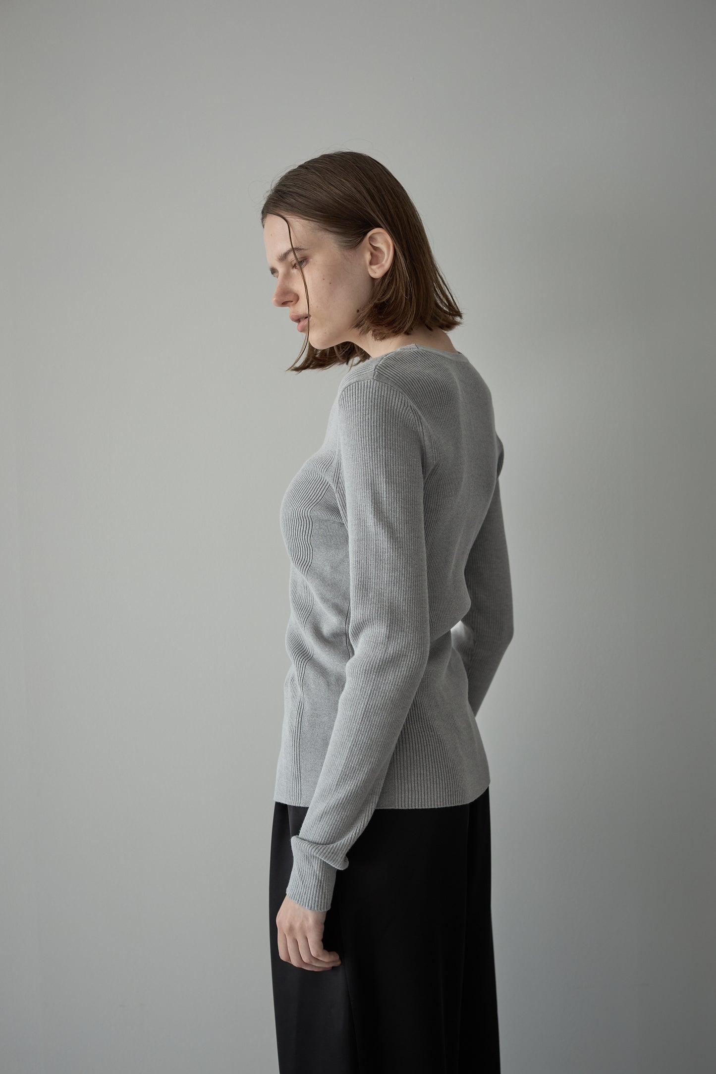 【予約販売11月下旬配送】スリットニット【GRAY】