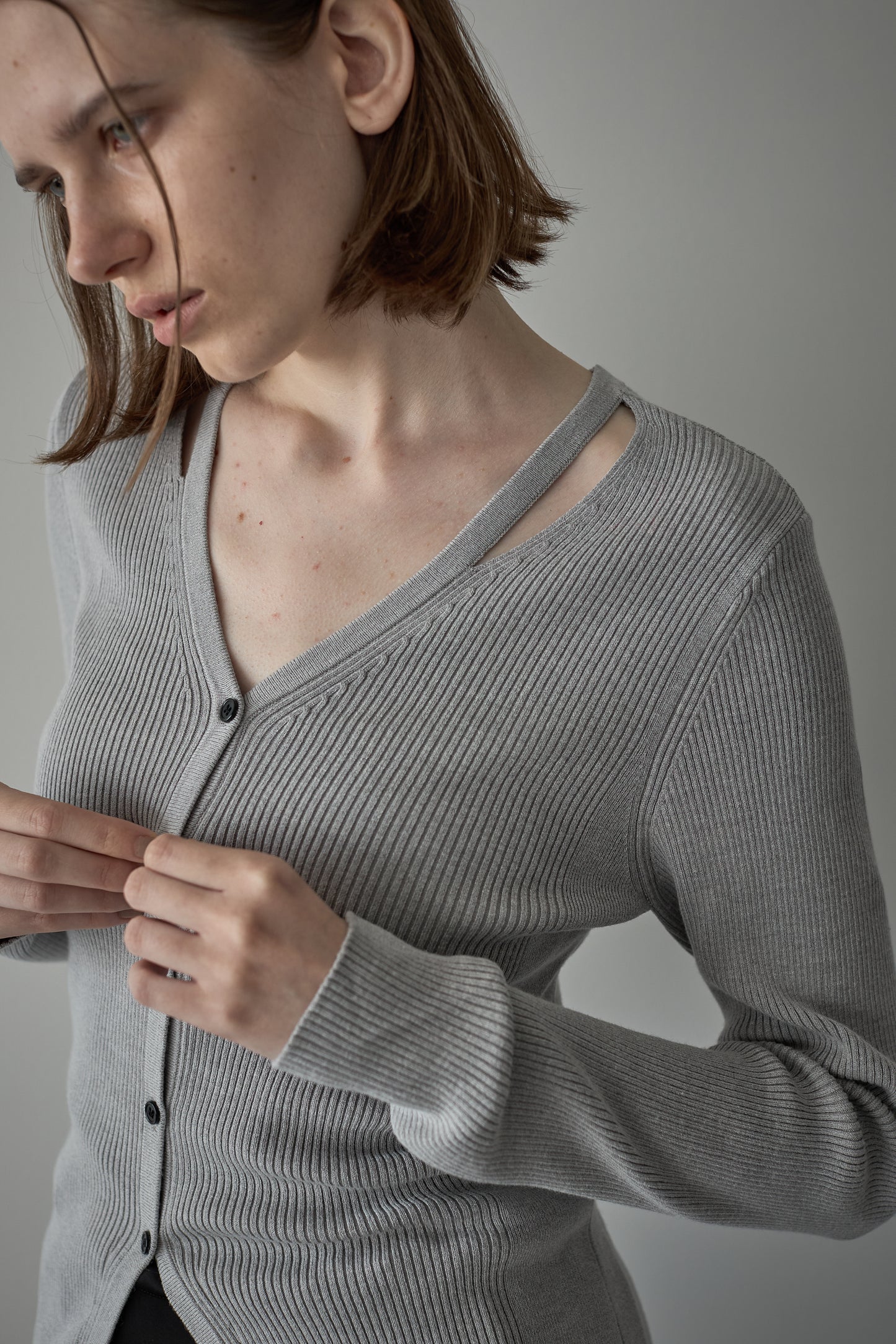 【予約販売11月下旬配送】スリットニット【GRAY】