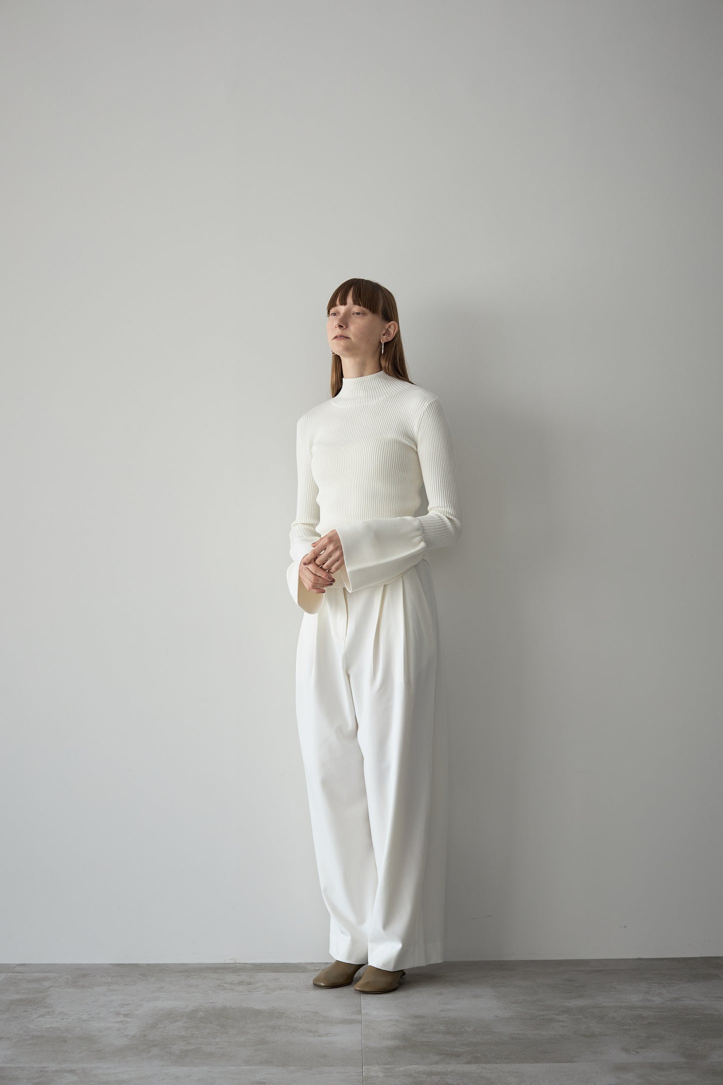 フレアスリーブタートルニット【WHITE】
