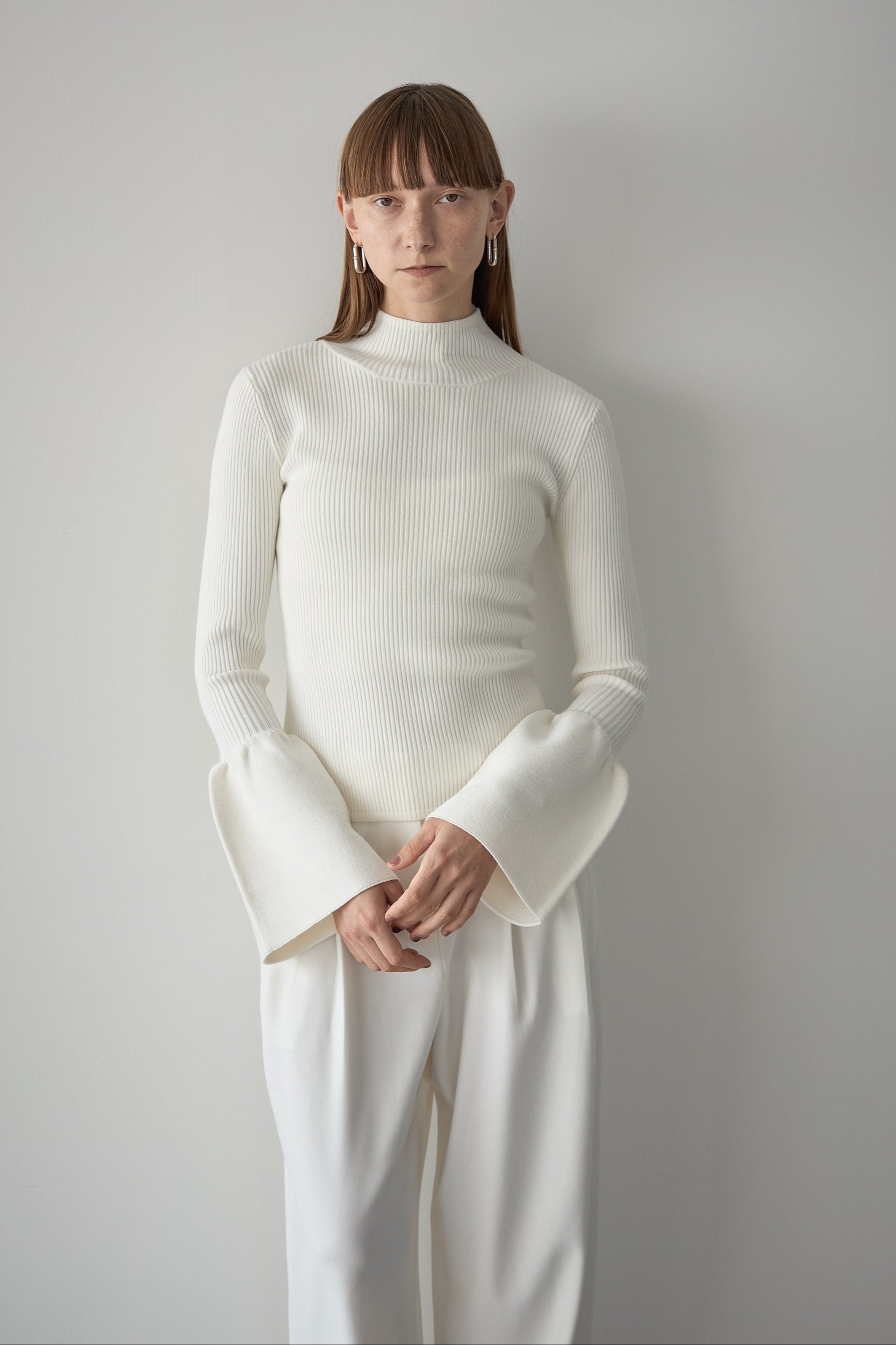 フレアスリーブタートルニット【WHITE】 – ELLIE