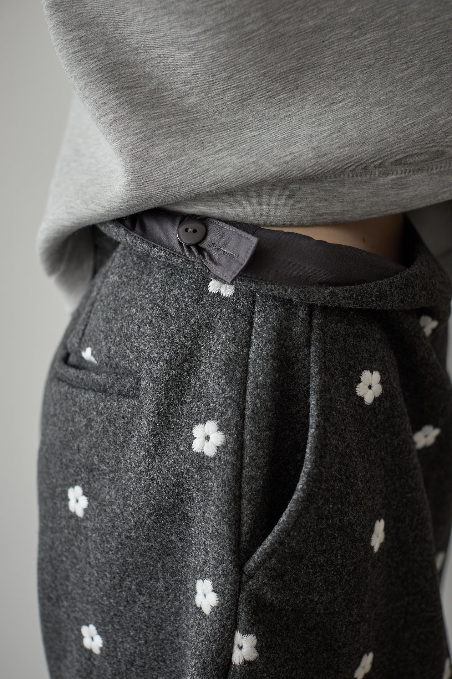 フラワースコート【GRAY】