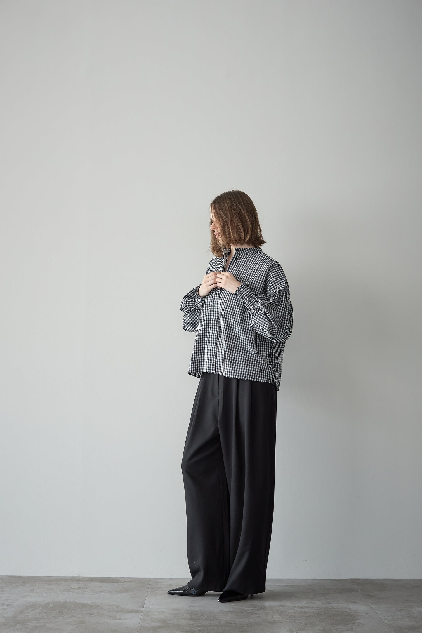 シャーリングカフスブラウス【BLACK】