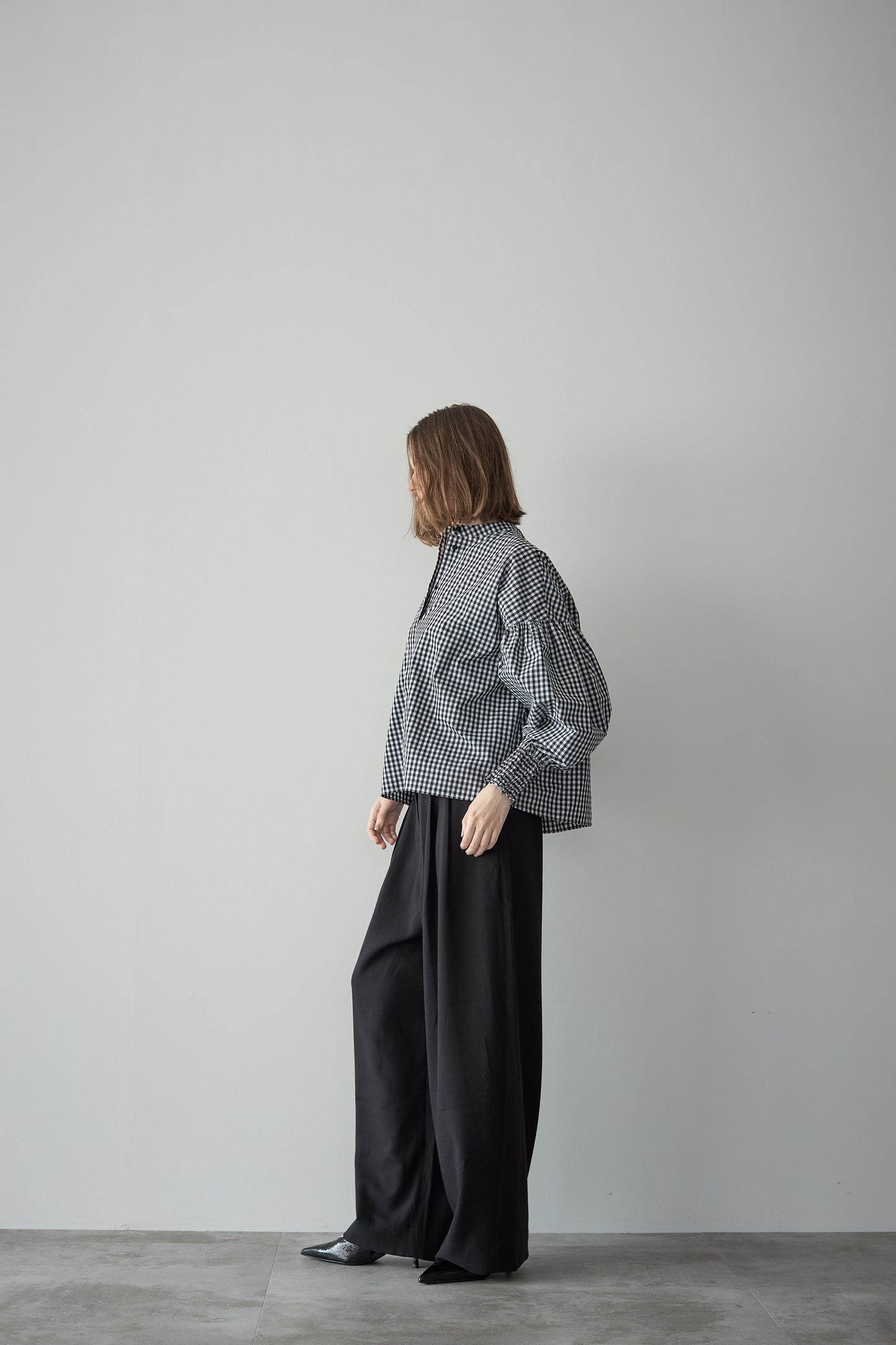シャーリングカフスブラウス【BLACK】