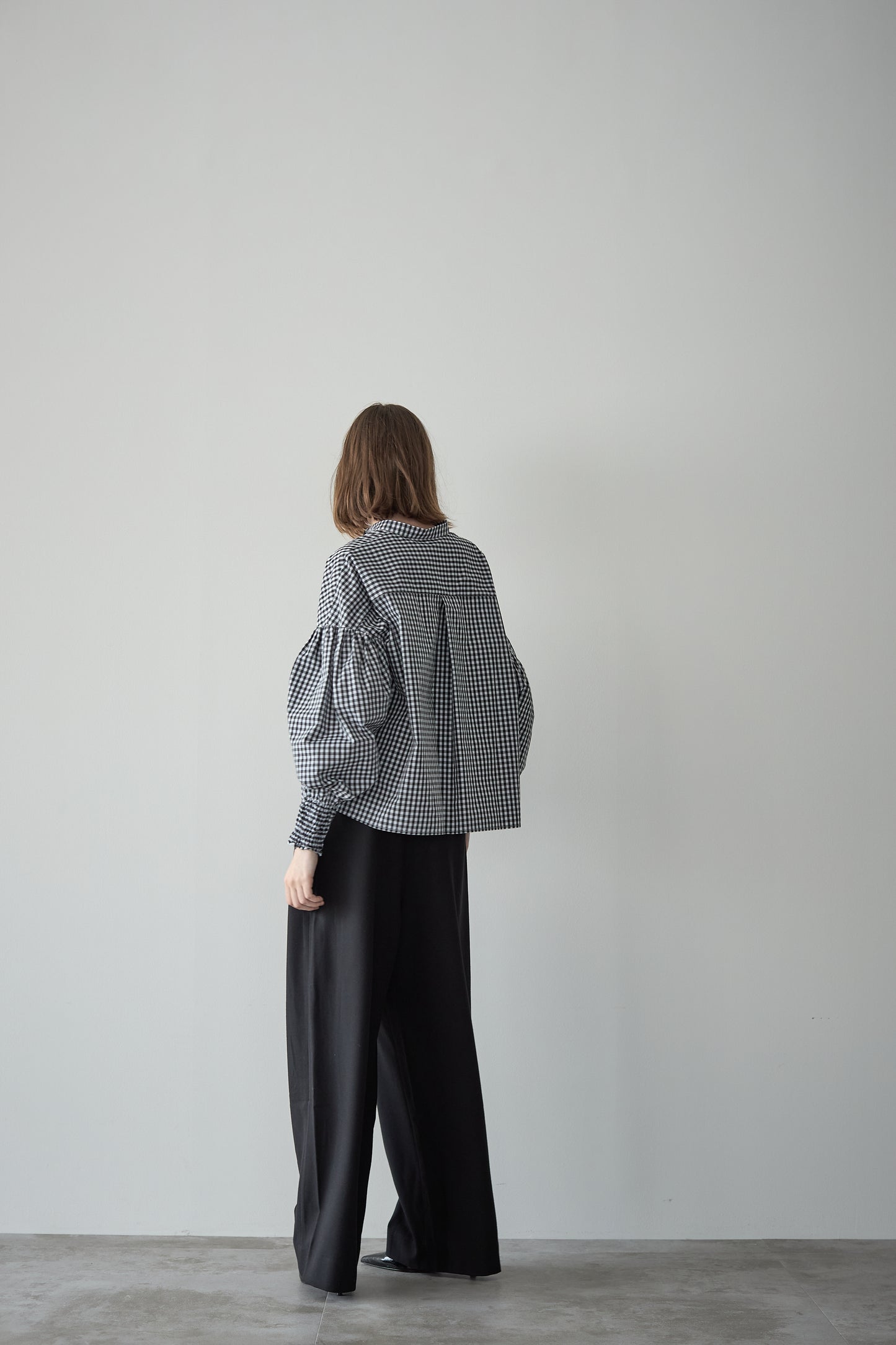 シャーリングカフスブラウス【BLACK】
