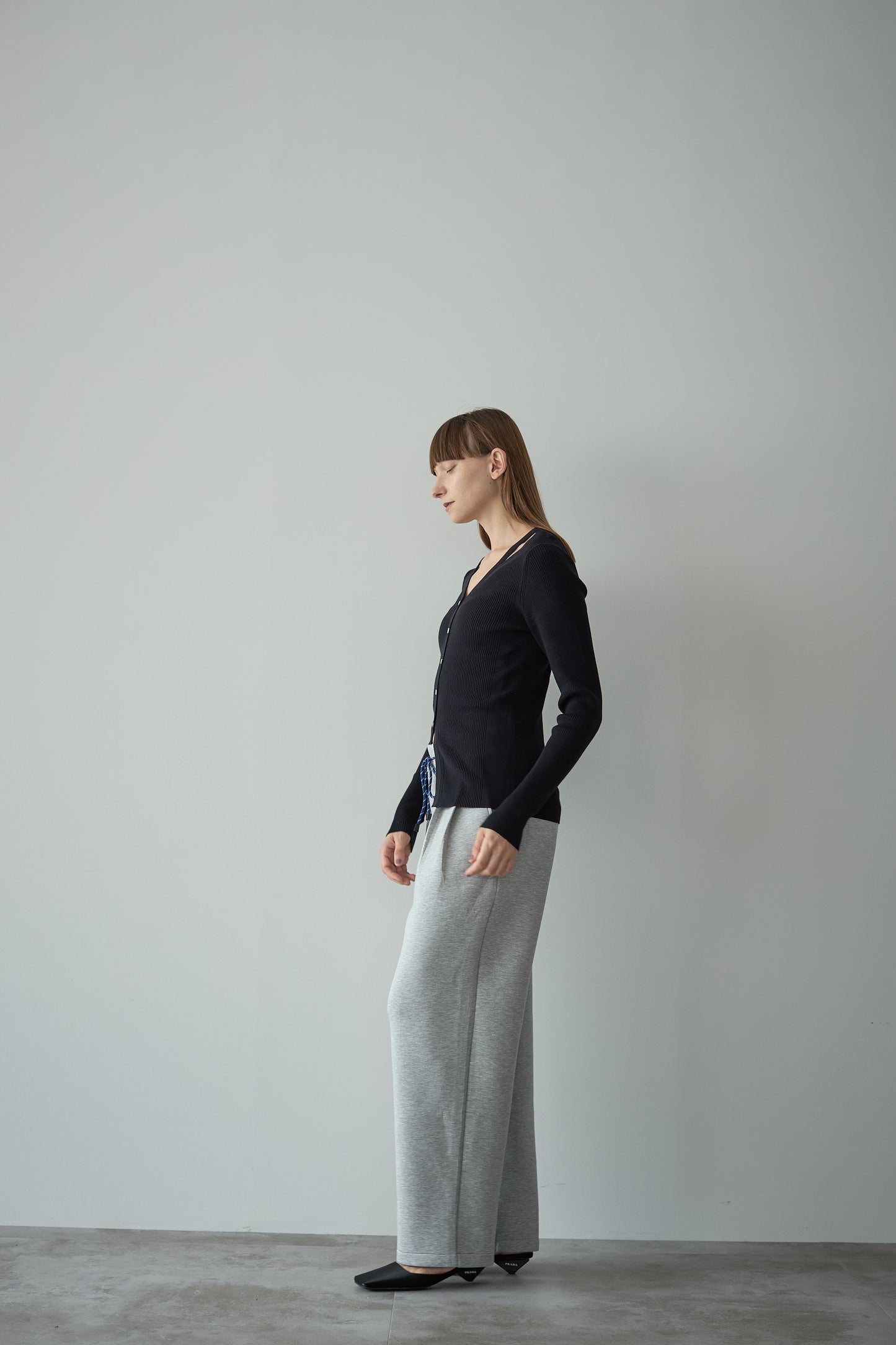 【予約販売11月下旬配送】スリットニット【BLACK】