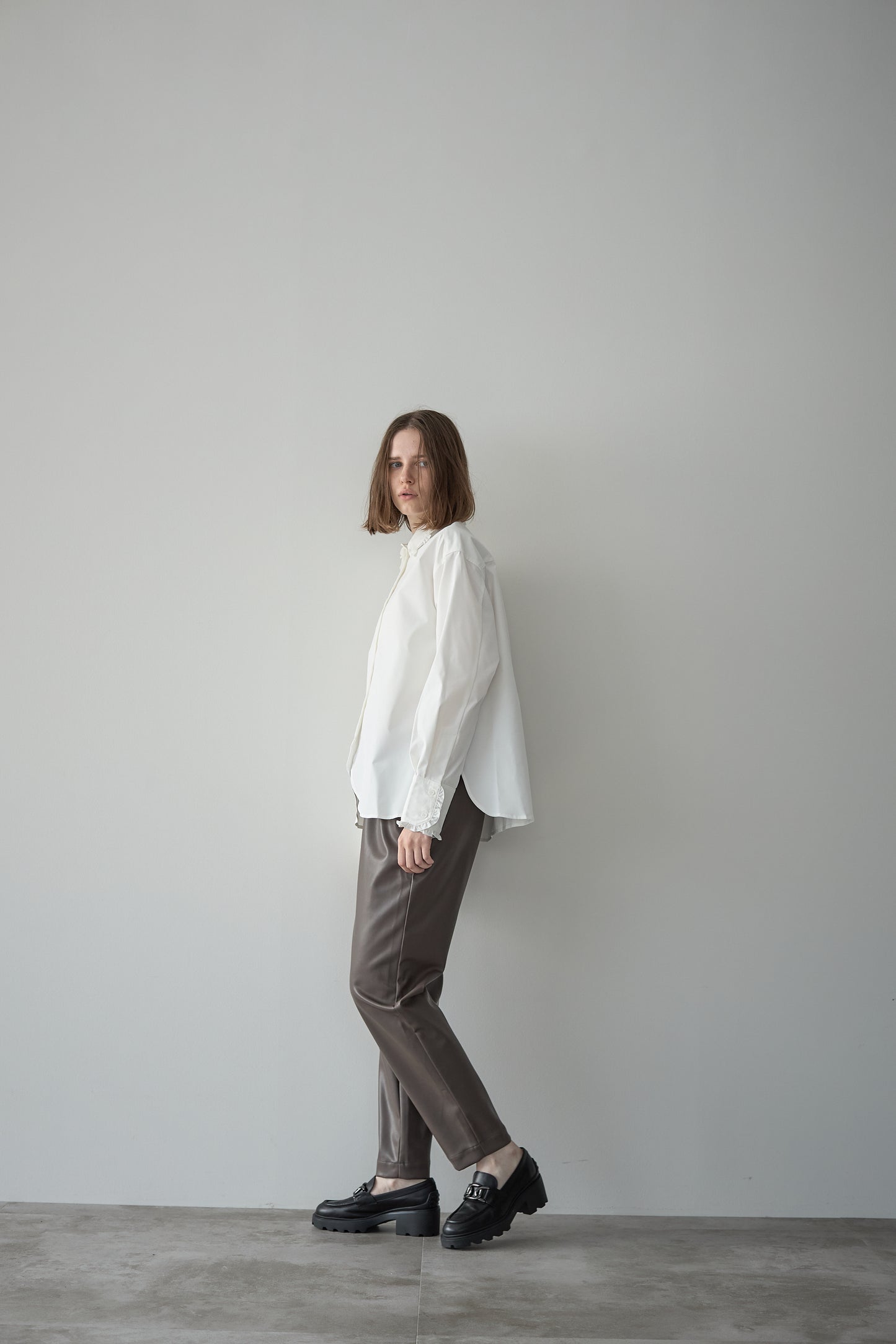 フリルカラーシャツ【WHITE】