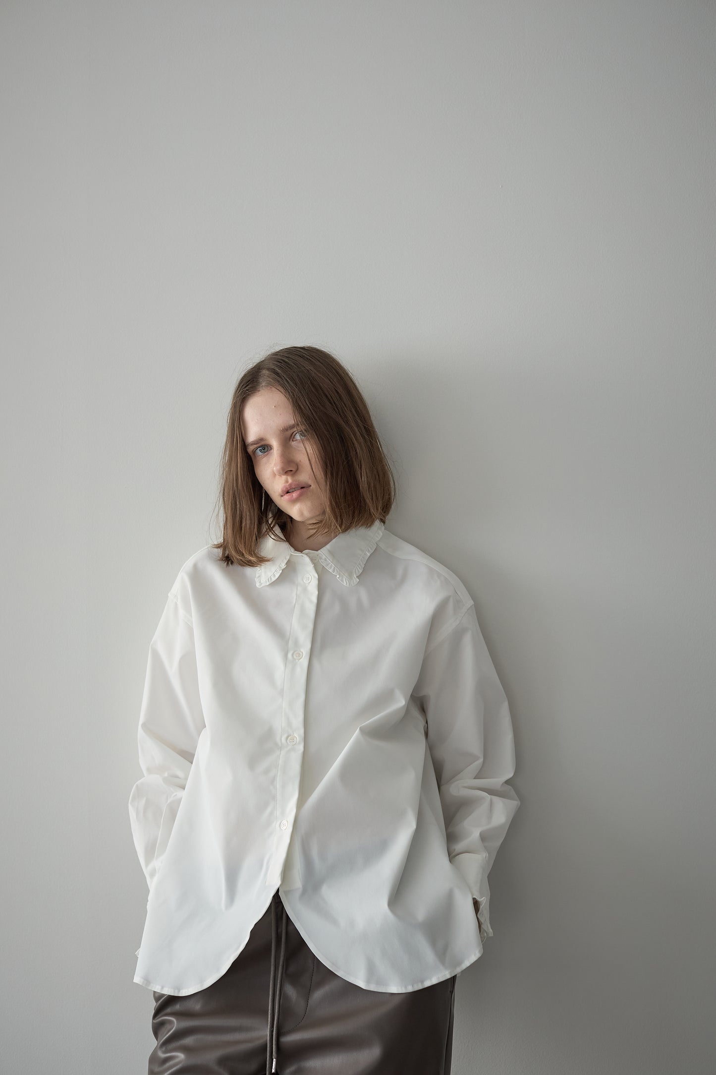 フリルカラーシャツ【WHITE】