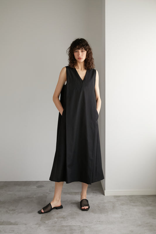 ノースリーブタックワンピース【BLACK】