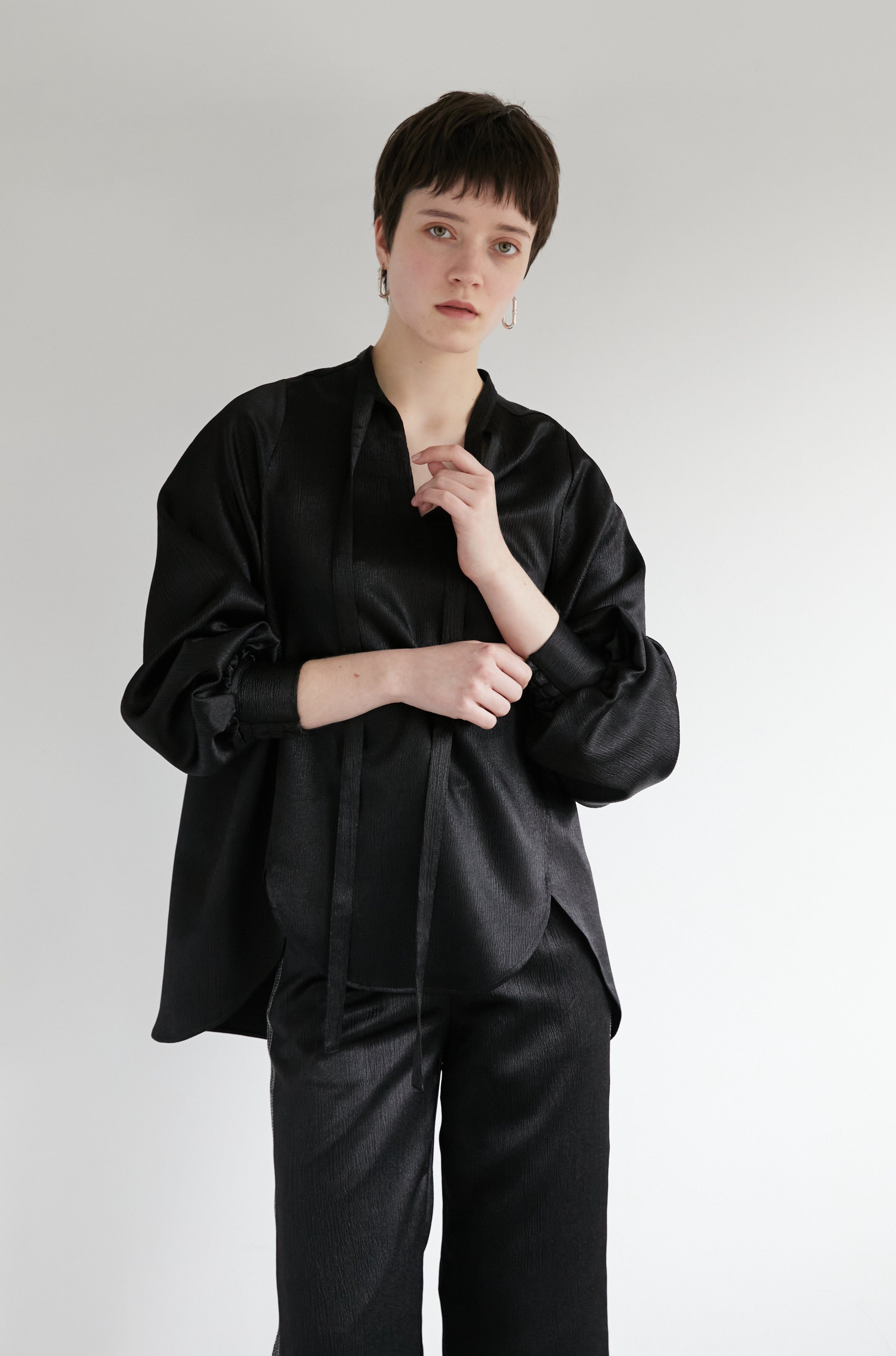 【ファッション通販】 サテンブラウス【BLACK】 – ELLIE トップス