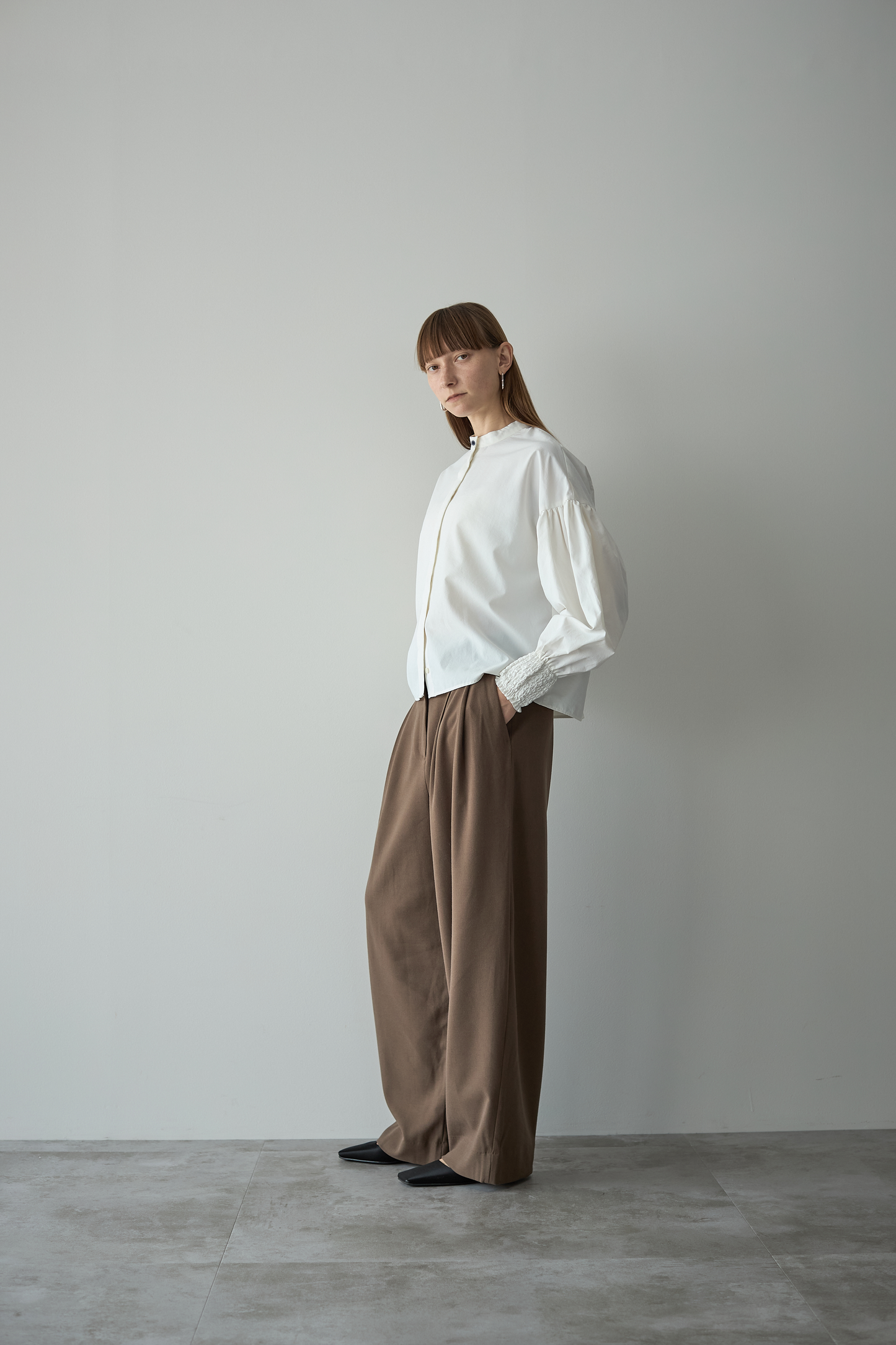 シャーリングカフスブラウス【WHITE】