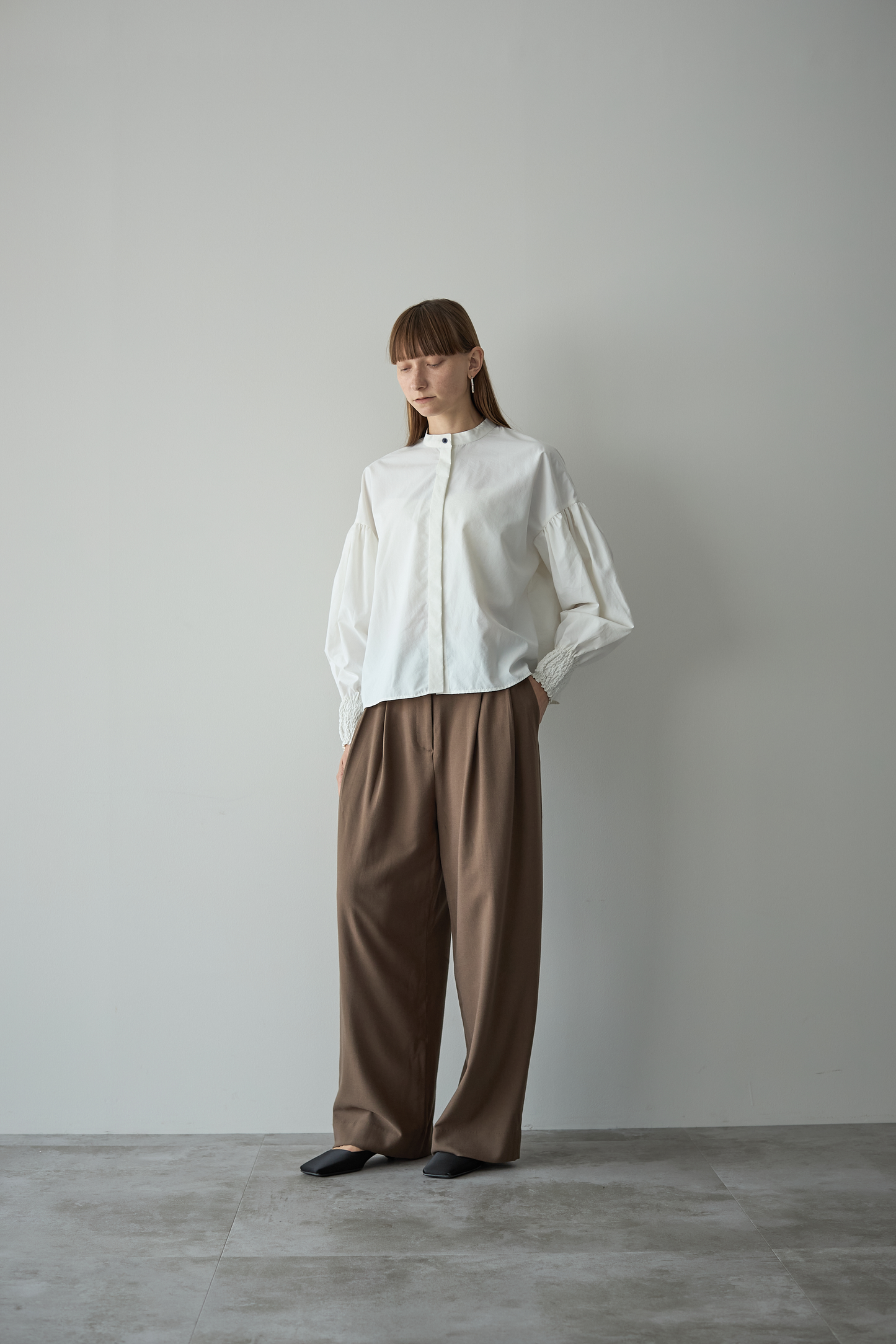 シャーリングカフスブラウス【WHITE】