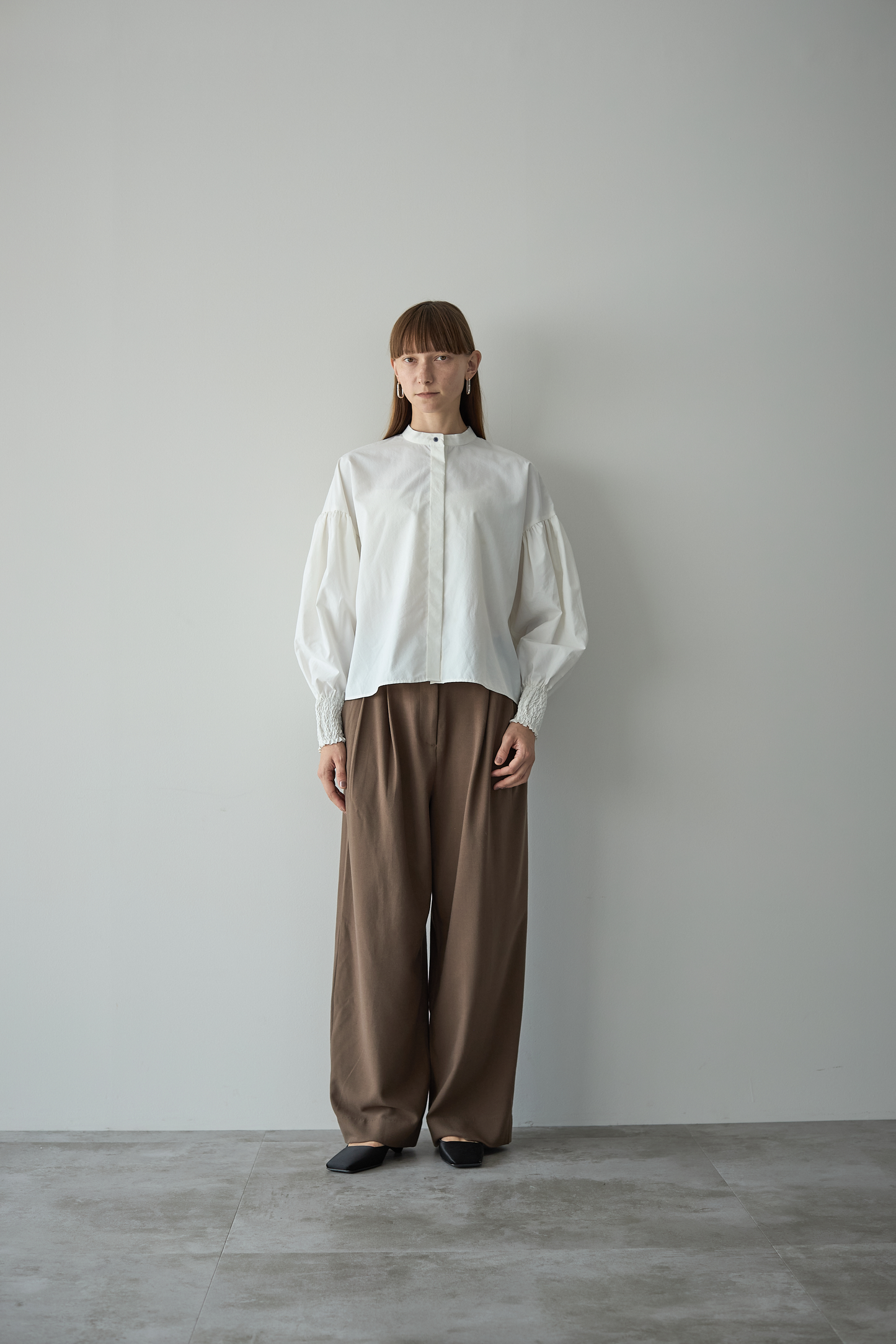 シャーリングカフスブラウス【WHITE】