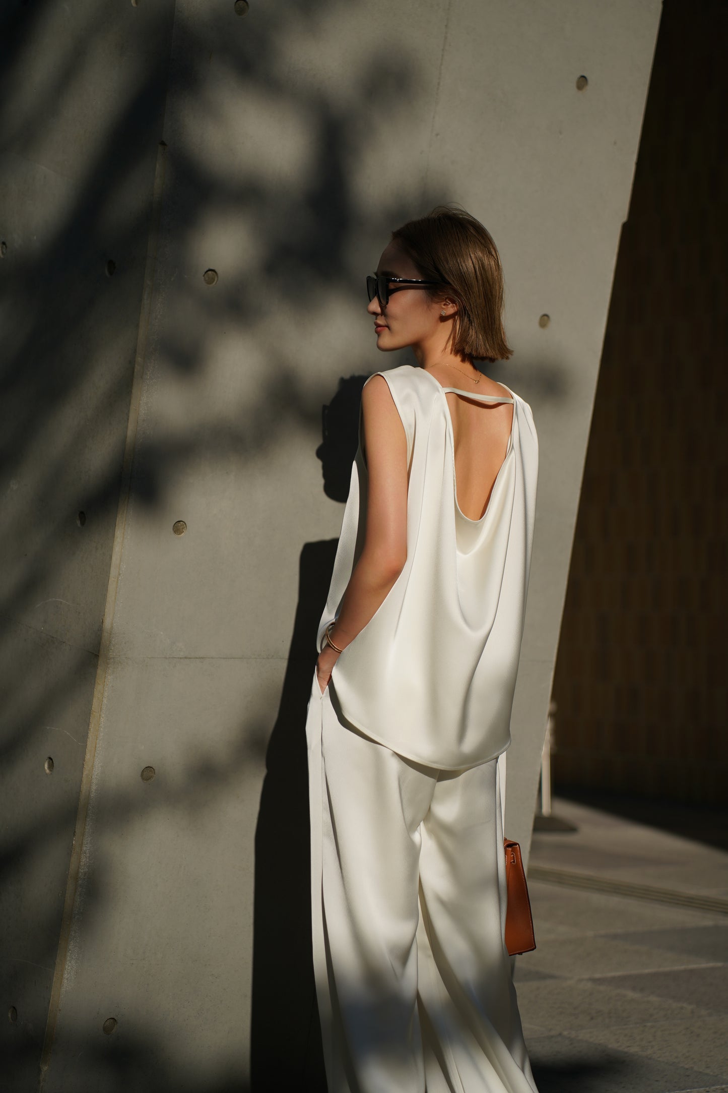 サテンノースリーブトップス【WHITE】