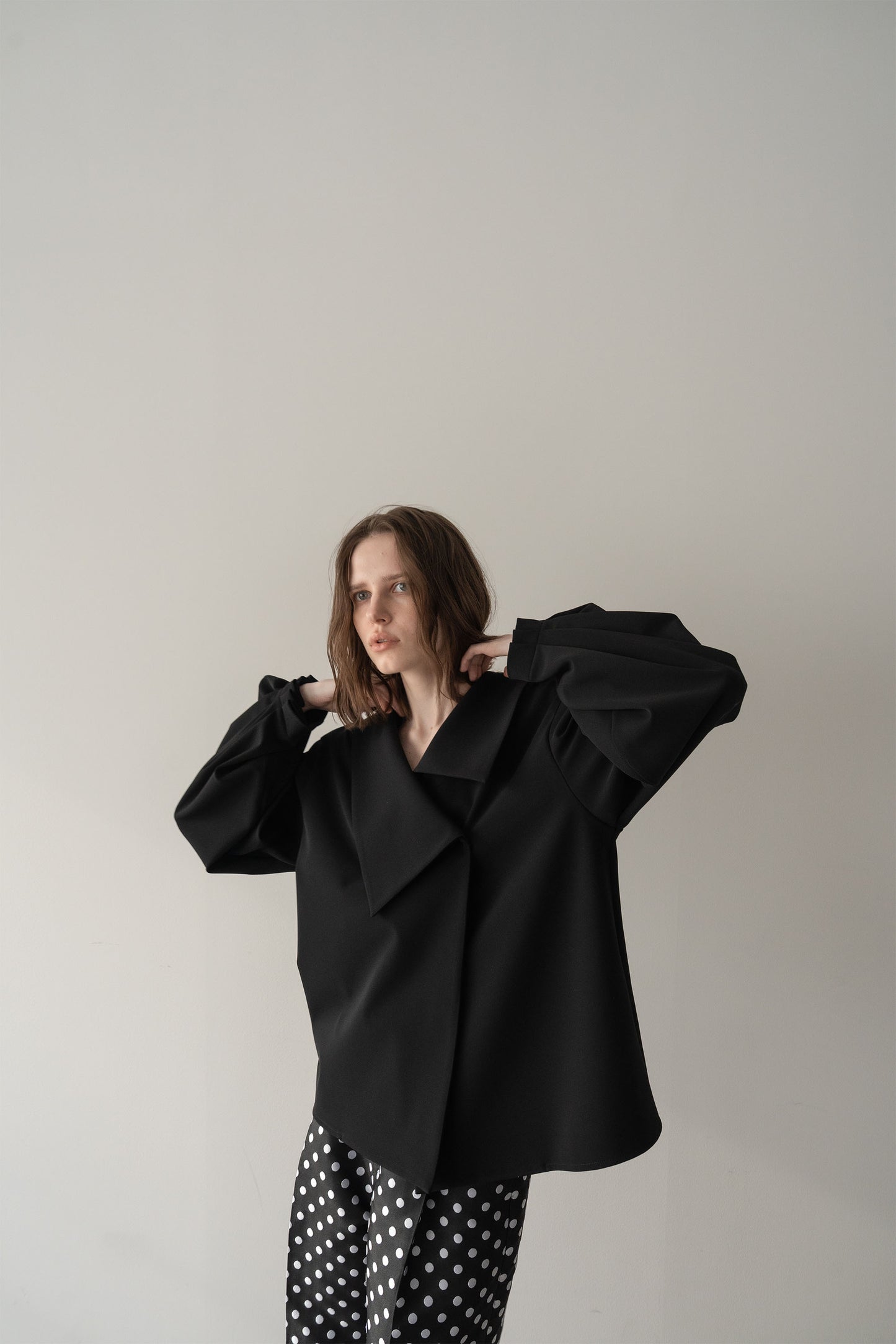 アシメントリーカラーブラウス【BLACK】