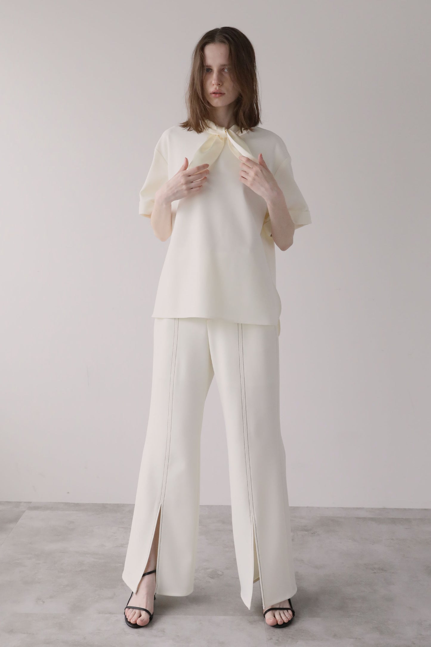 【予約販売5月末配送】ジョーゼットサテンカラートップス【WHITE】