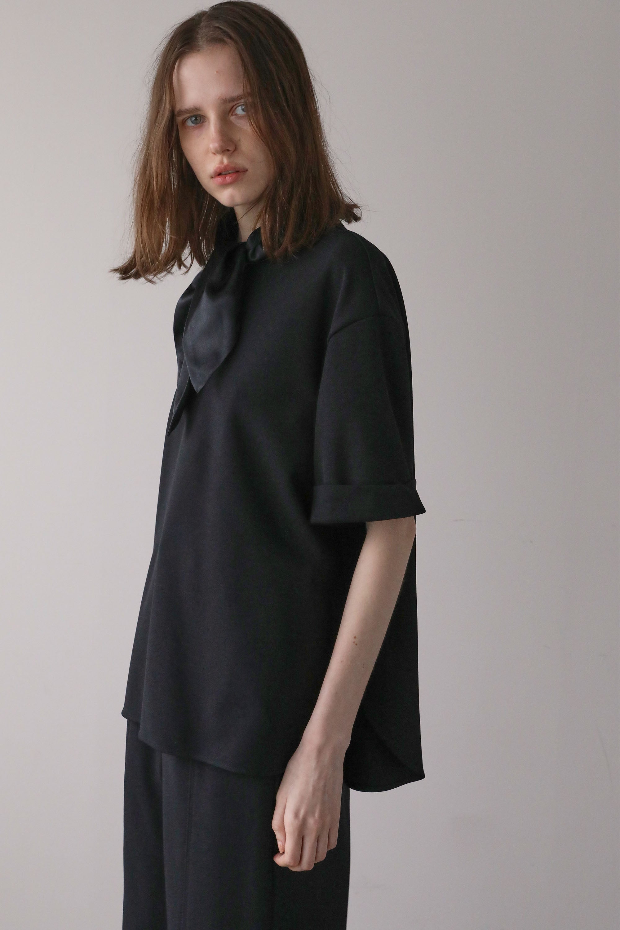 ELLIE ジョーゼットサテンカラートップス ジョーゼットサテンカラートップス【BLACK】 – ELLIE