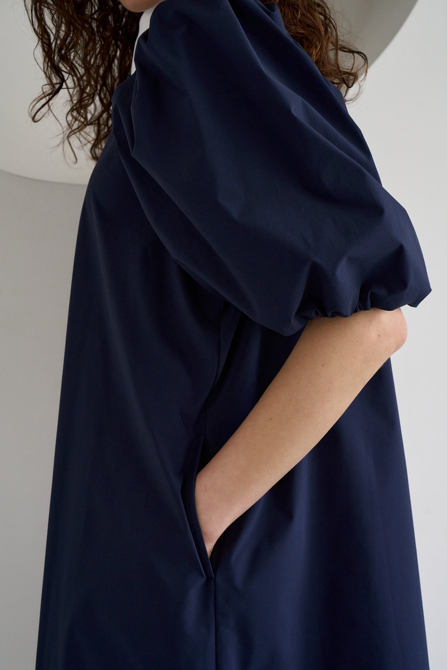 ラウンドカラーワンピース【NAVY】