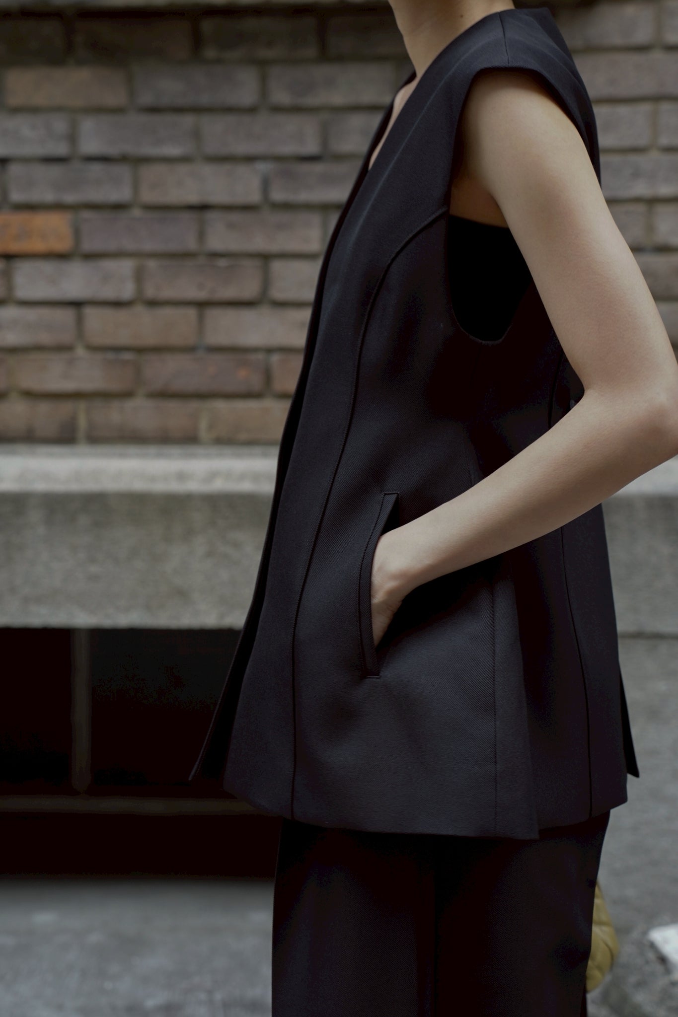 コクーンジレ【BLACK】