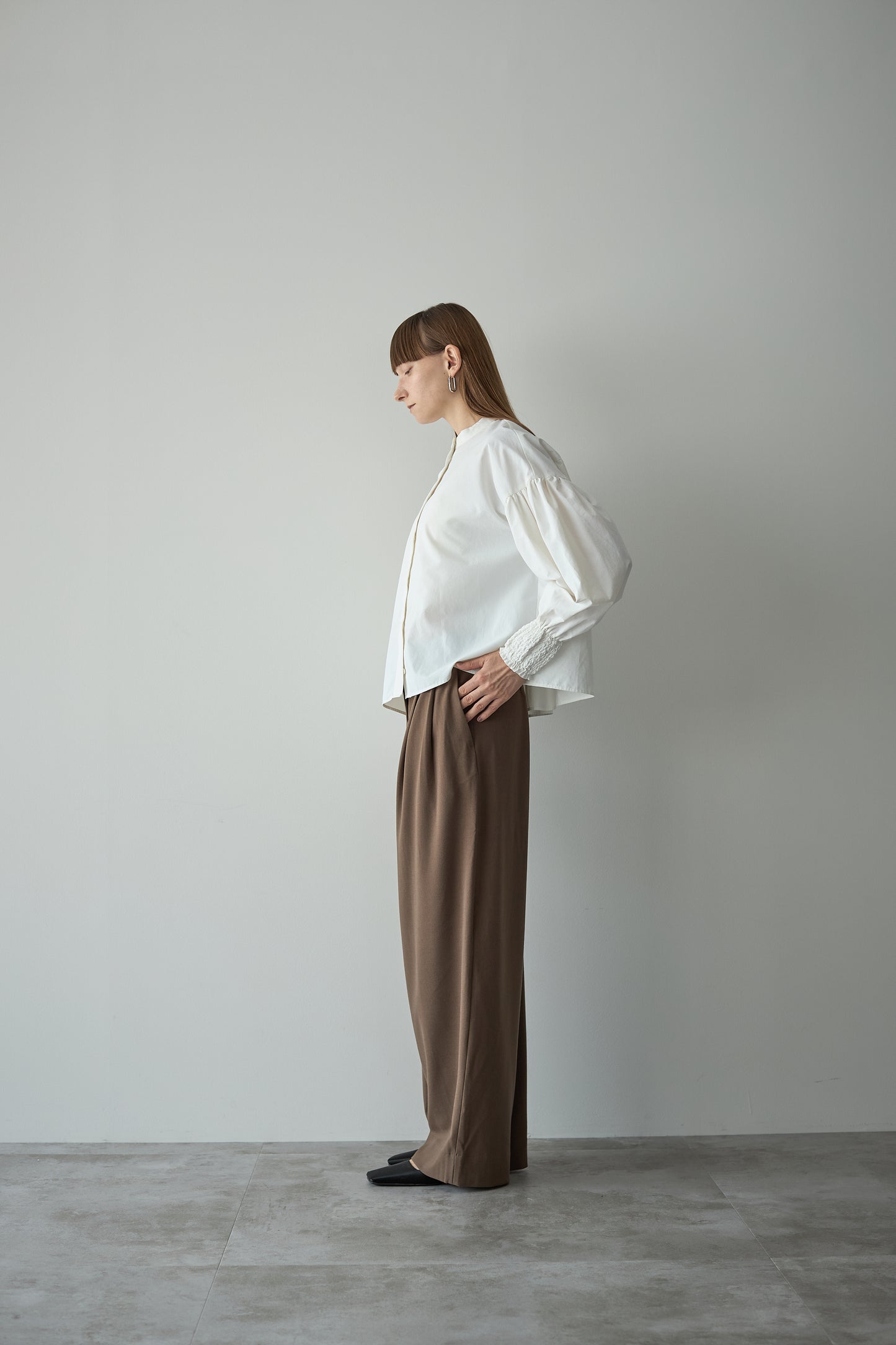 シャーリングカフスブラウス【WHITE】