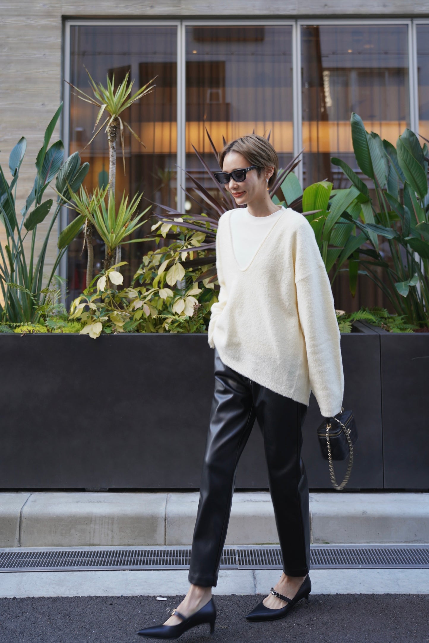 Vネックブークレニット【WHITE】