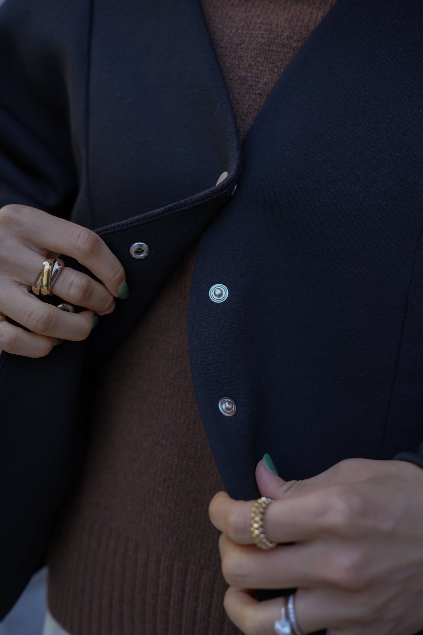 バックフリルアウター【BLACK】