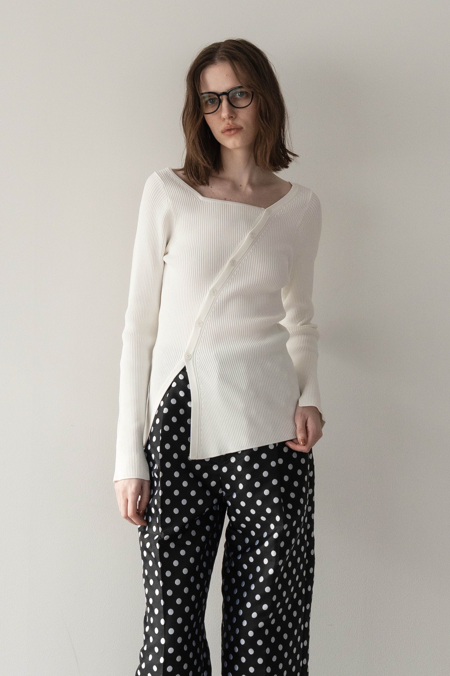 スクエアボタンニット【WHITE】