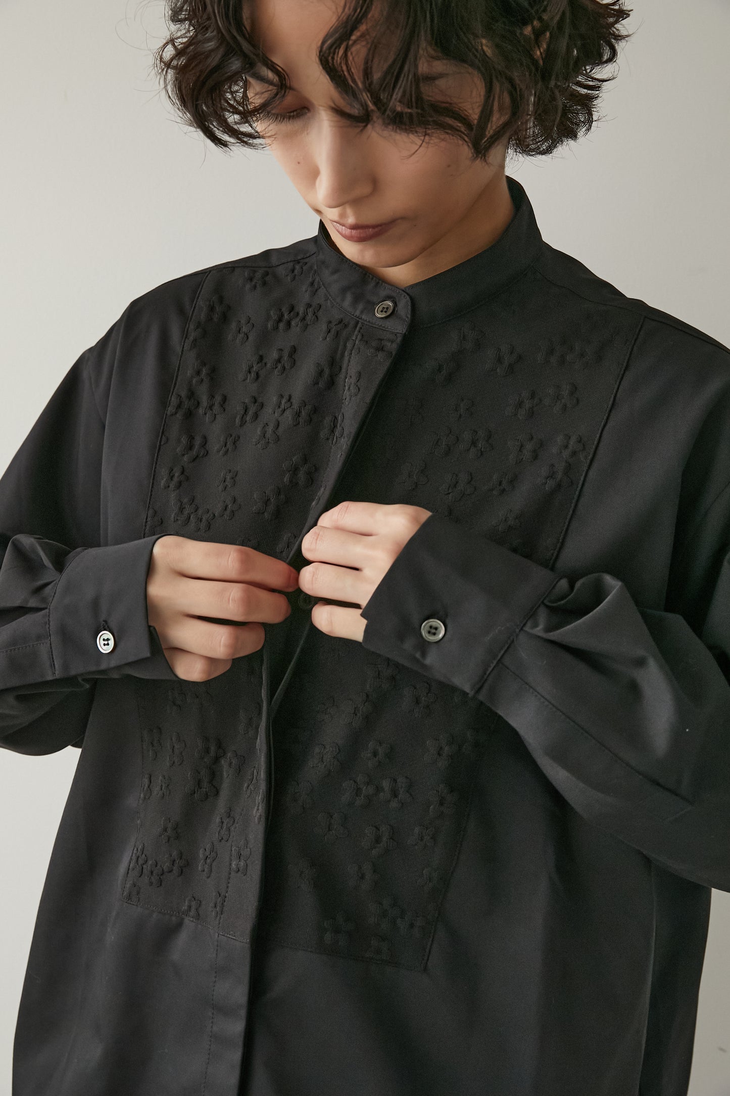 レリーフシャツ【BLACK】