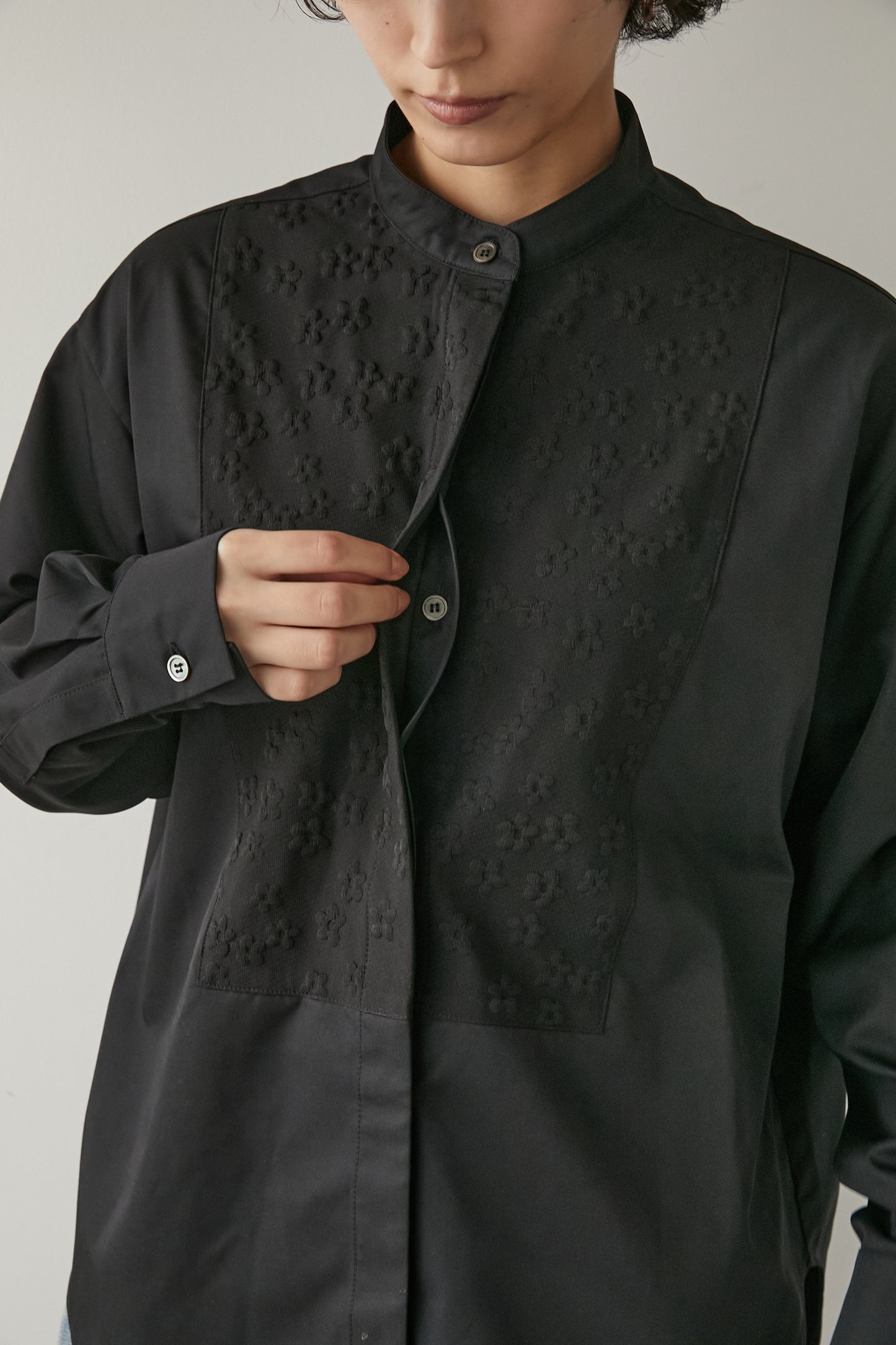 レリーフシャツ【BLACK】