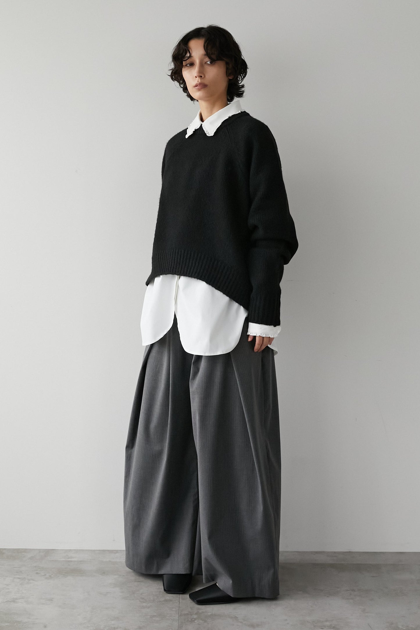 オーバークルーネックニット【BLACK】