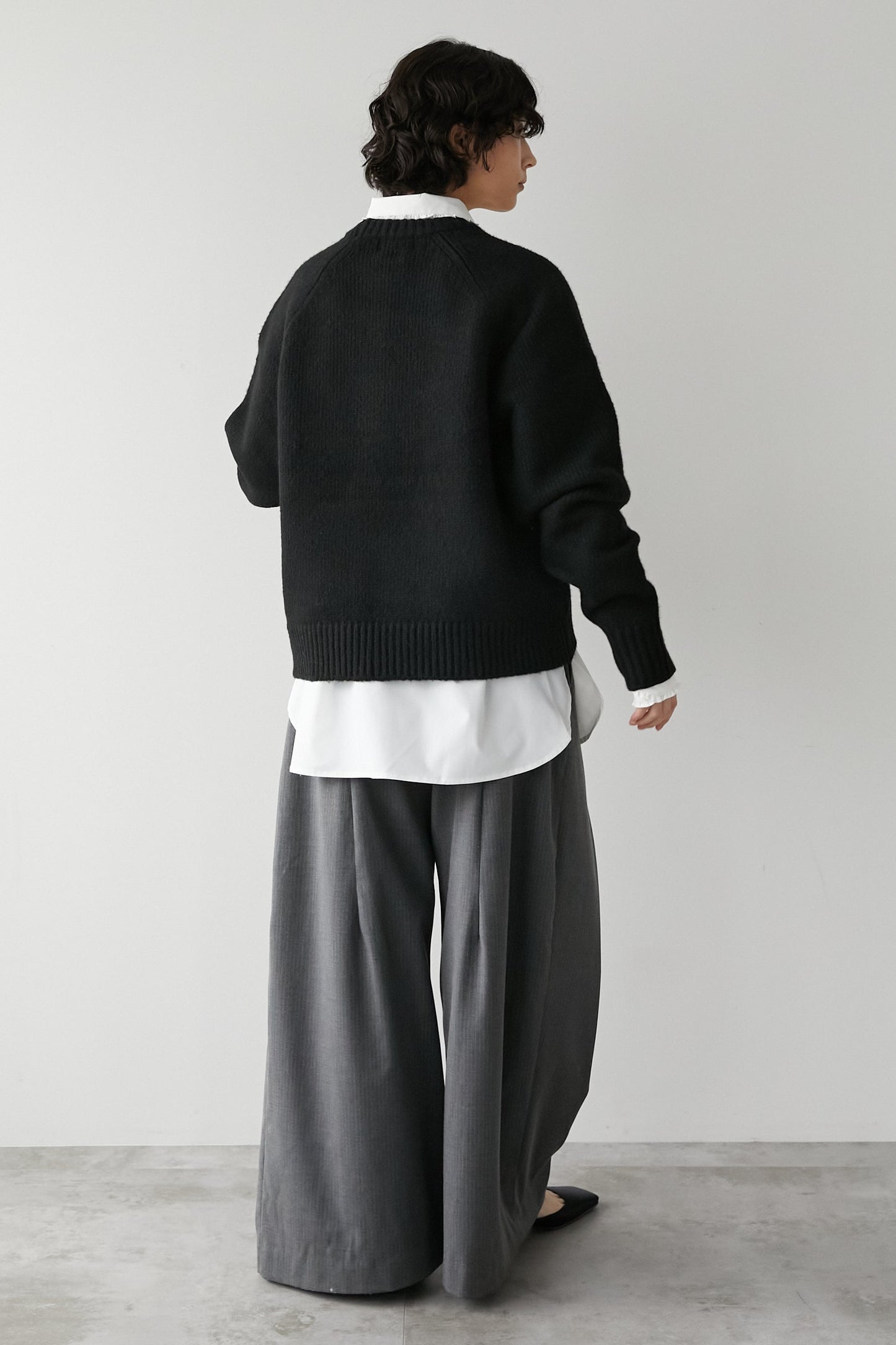 オーバークルーネックニット【BLACK】