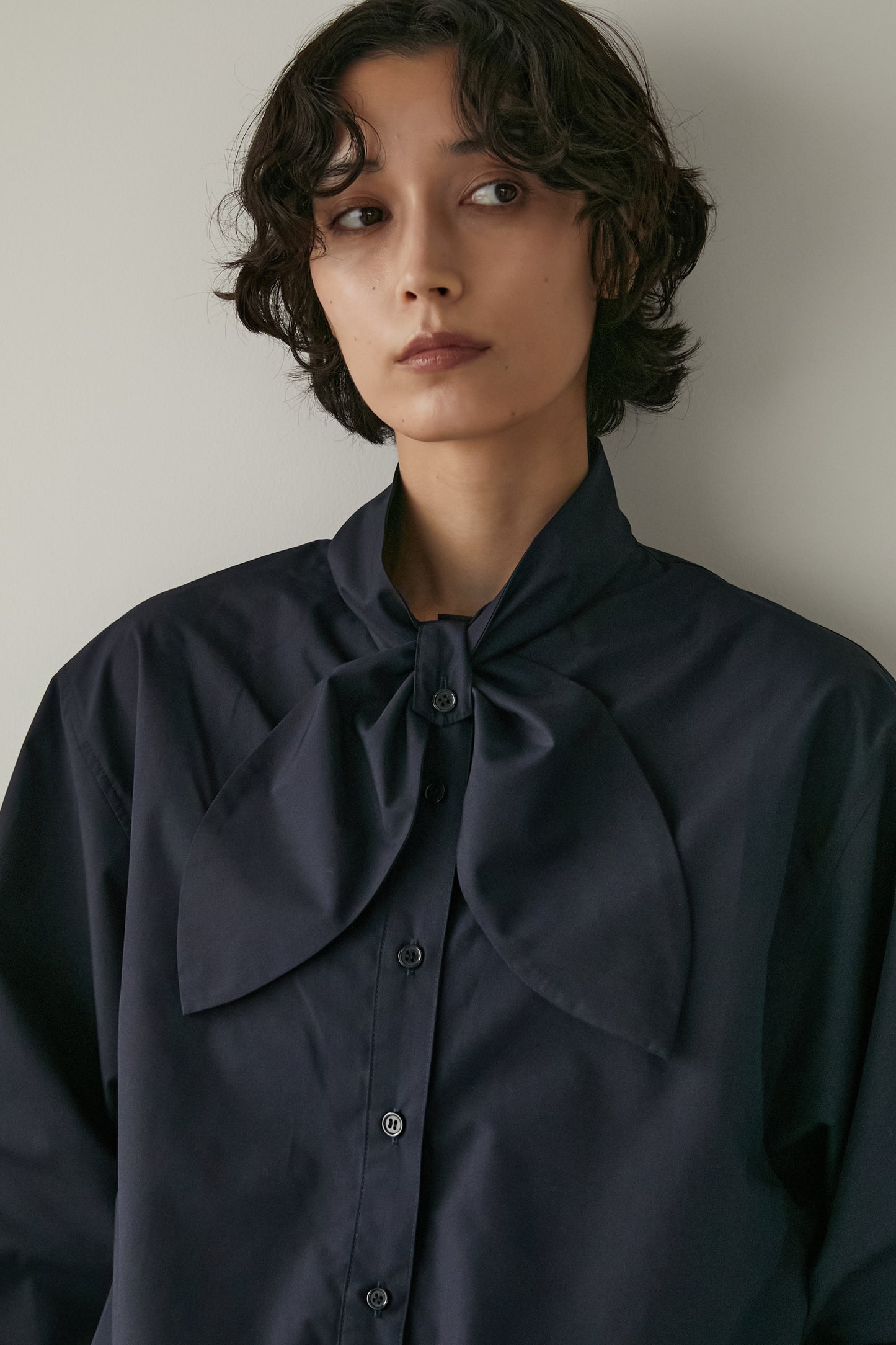 スカーフカラーシャツ【NAVY】