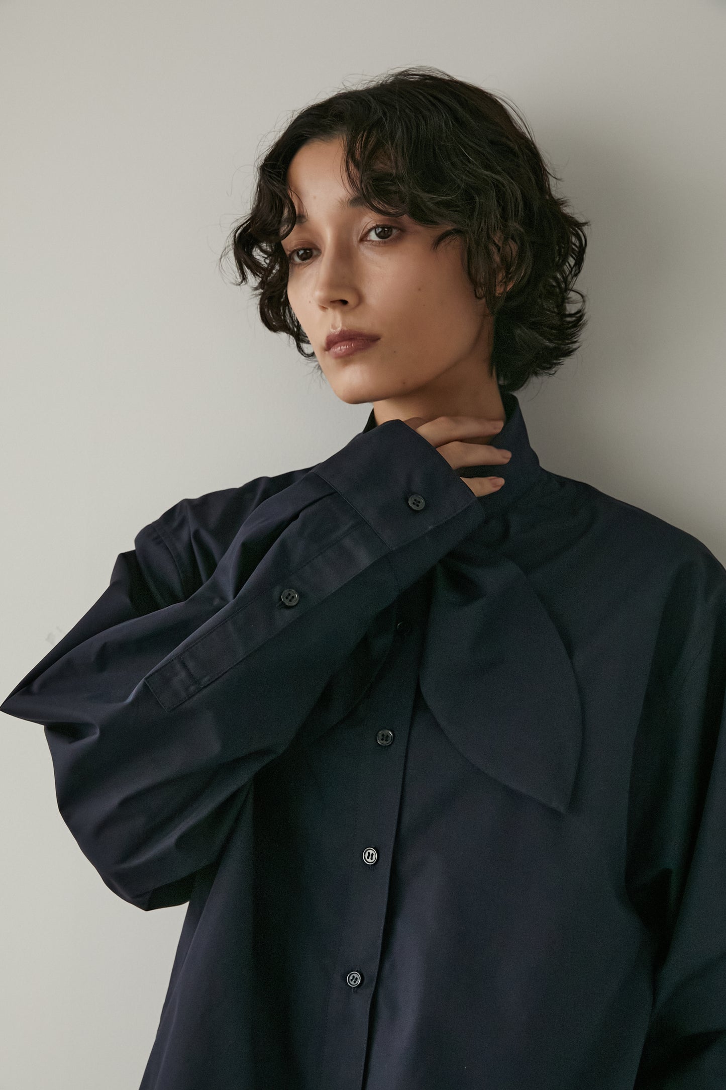 スカーフカラーシャツ【NAVY】