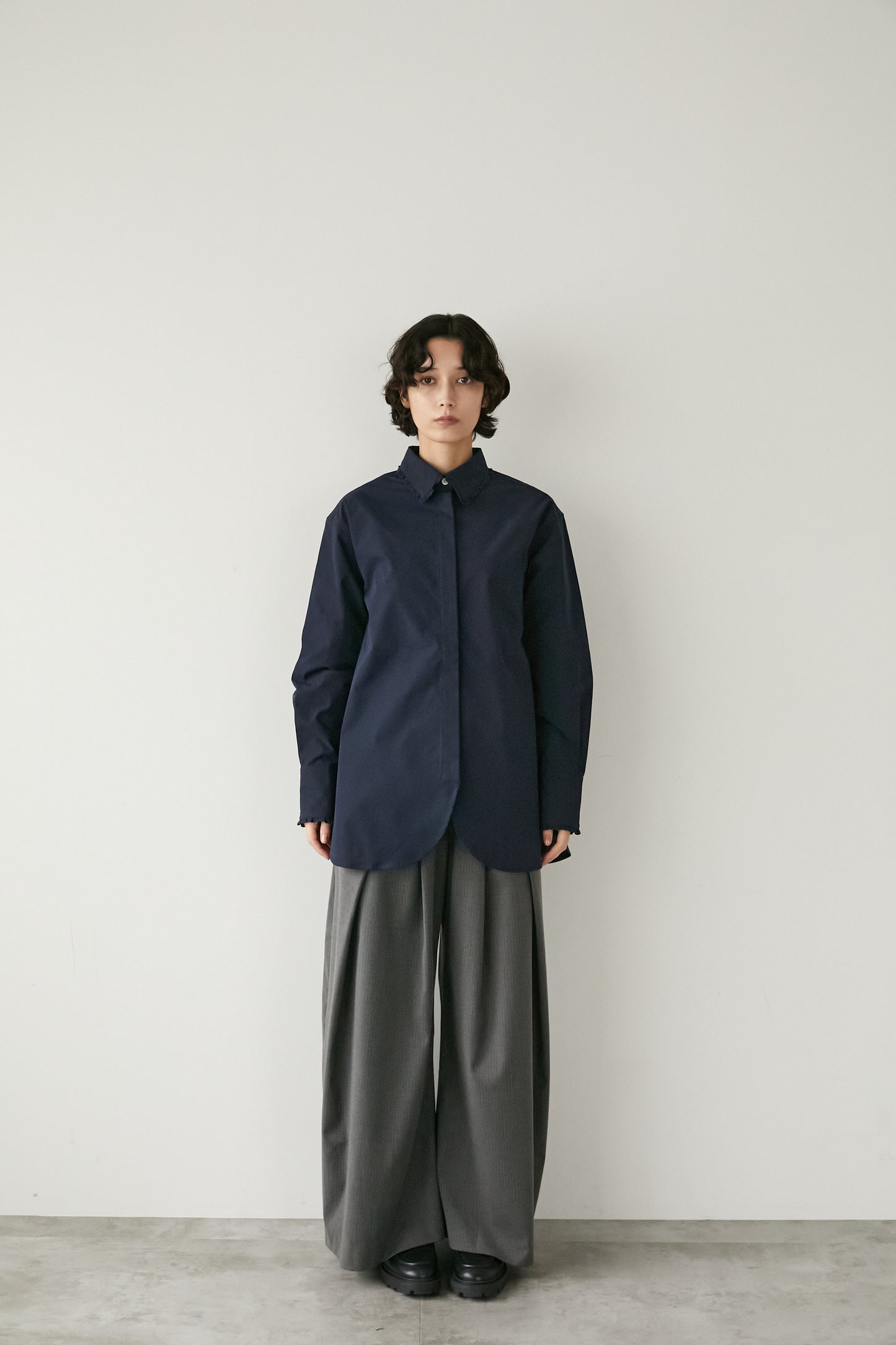 フリルカラーシャツ 【NAVY】