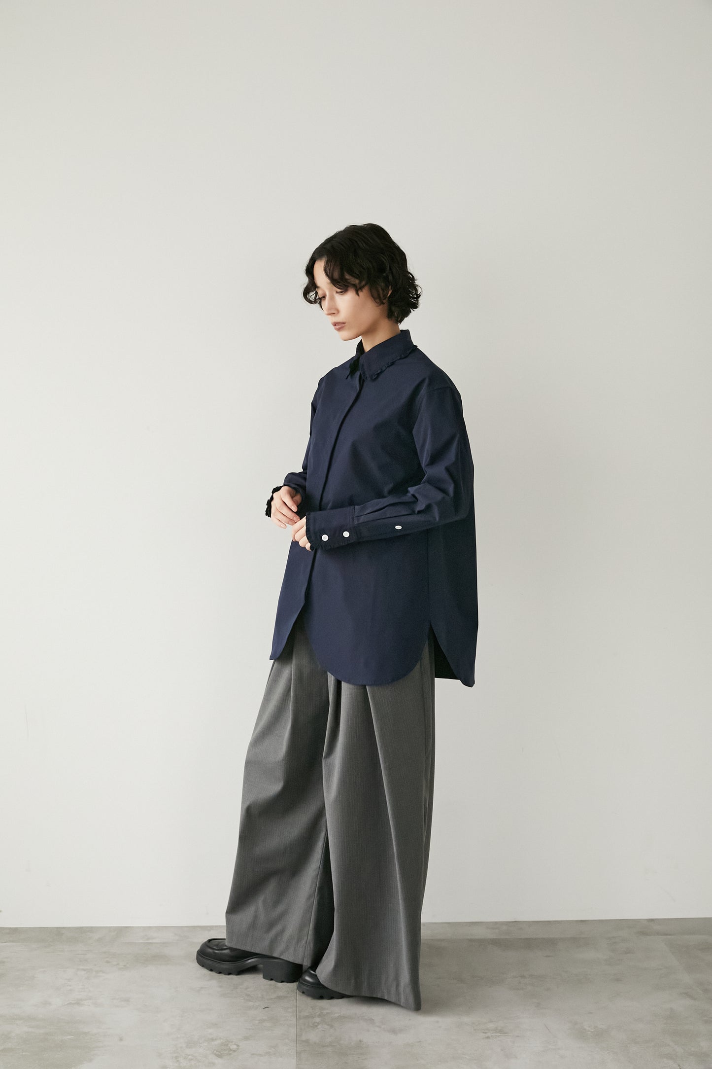 フリルカラーシャツ 【NAVY】