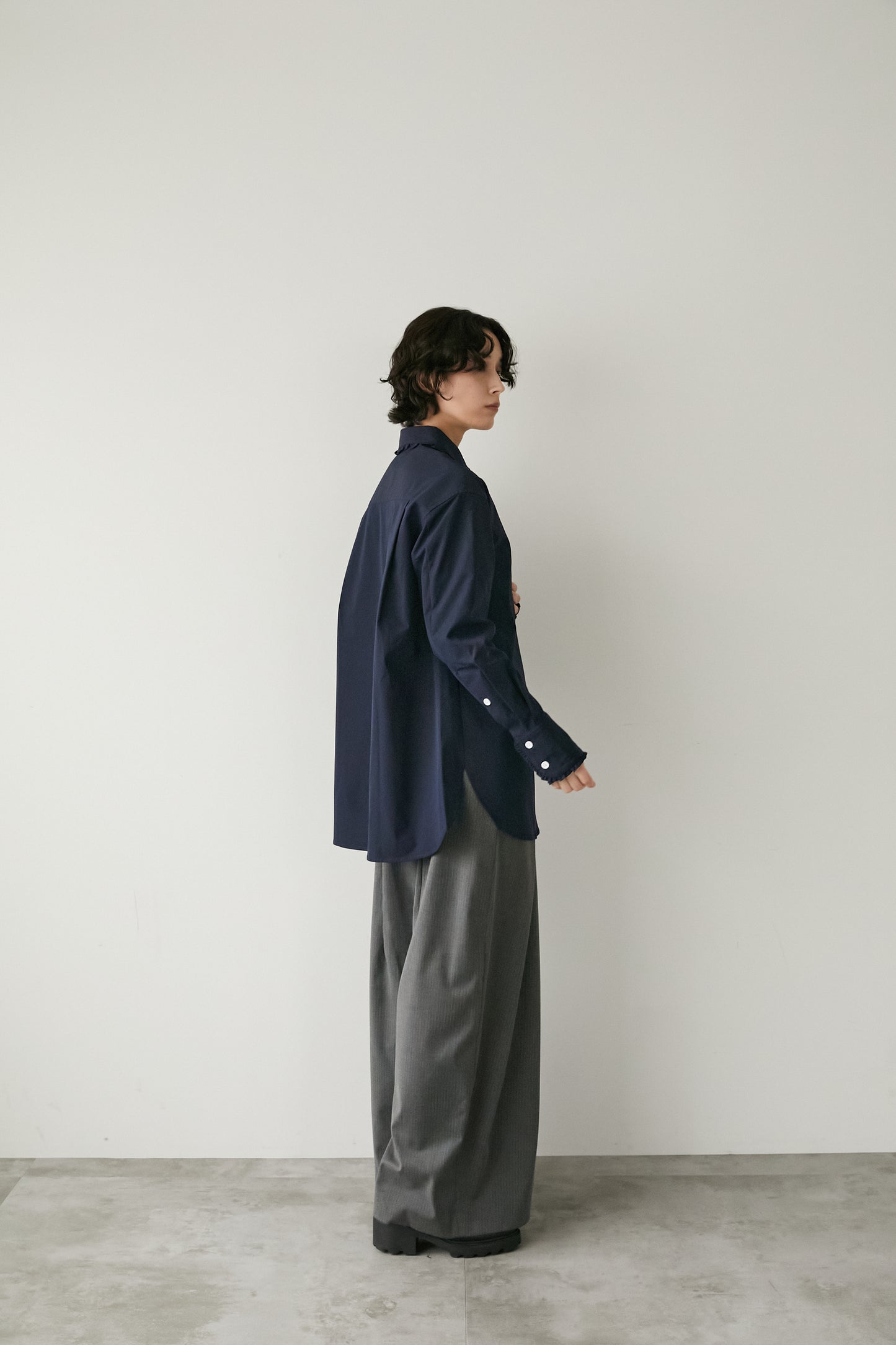 フリルカラーシャツ 【NAVY】