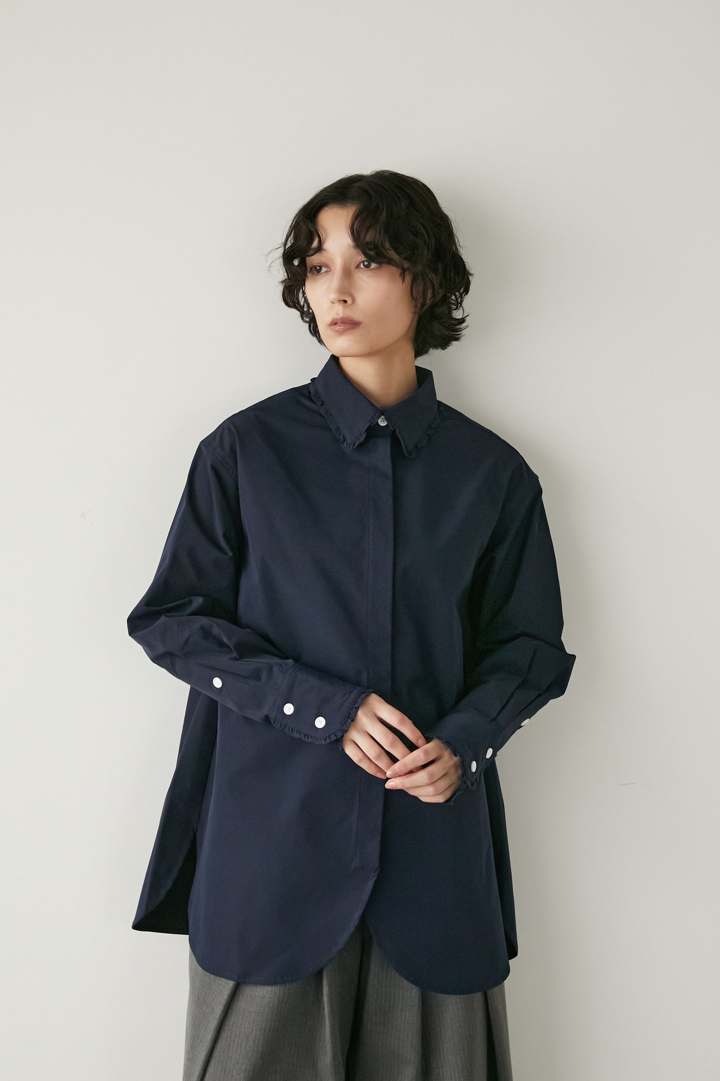 フリルカラーシャツ 【NAVY】