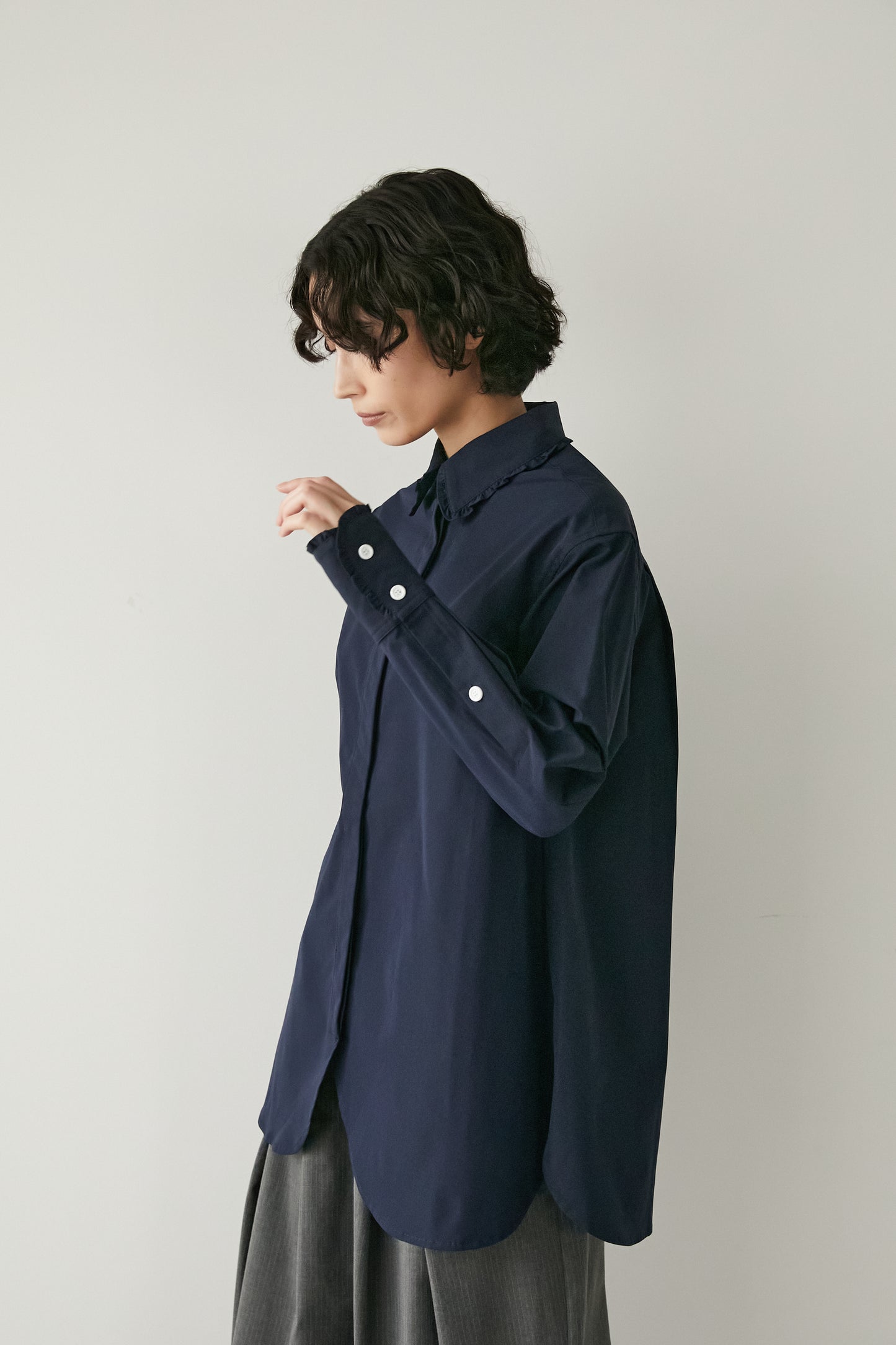 フリルカラーシャツ 【NAVY】