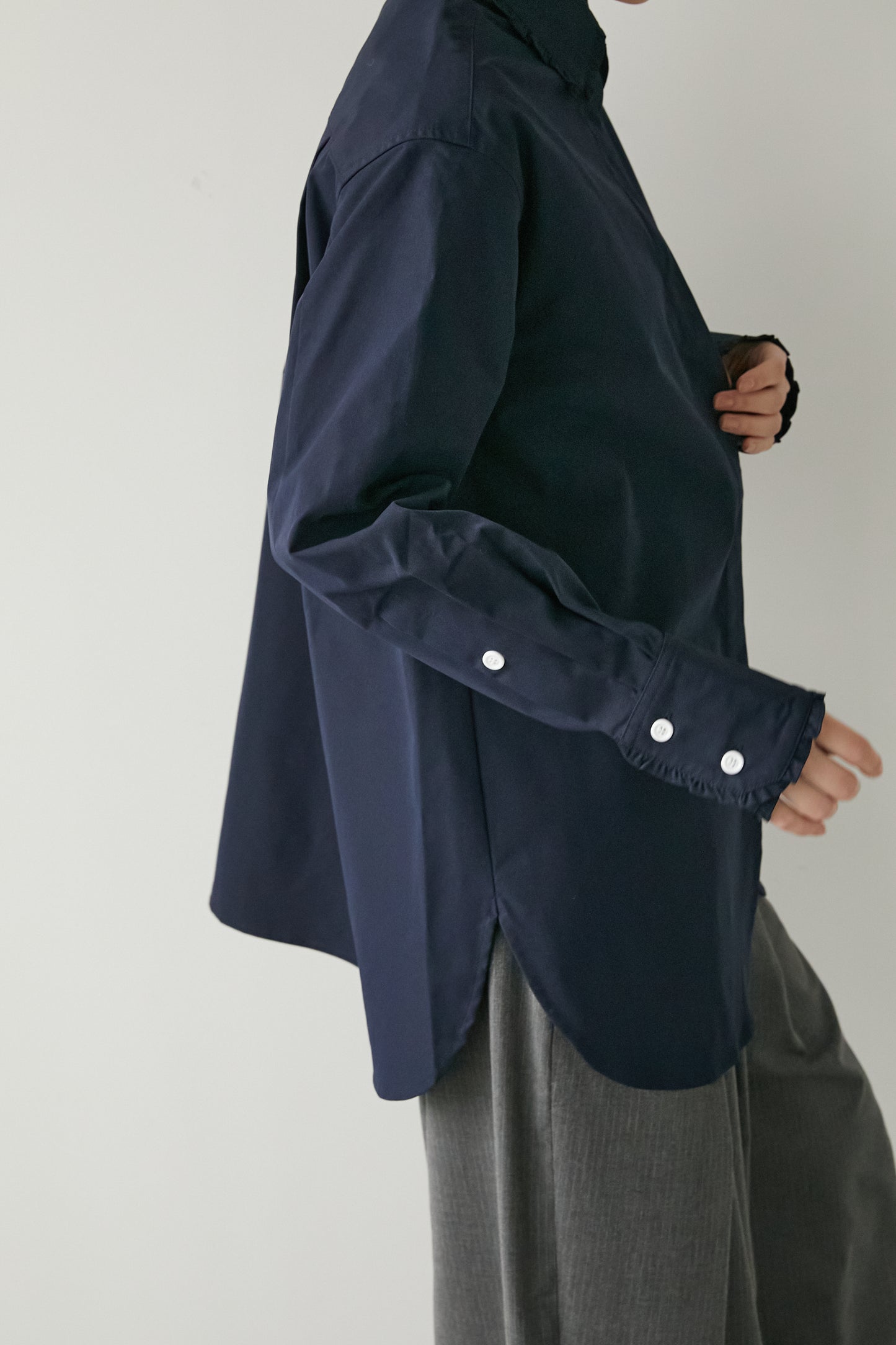 フリルカラーシャツ 【NAVY】