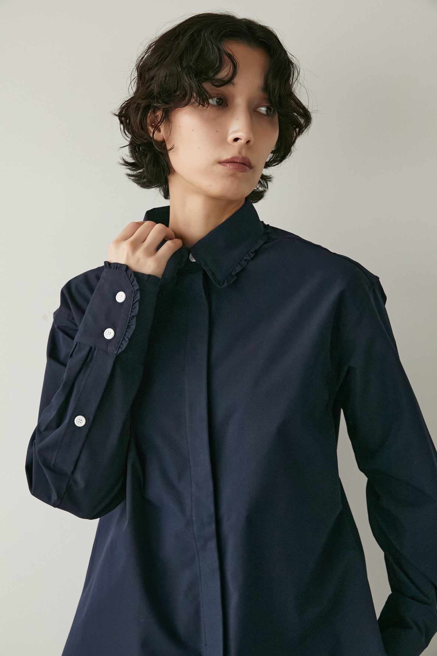 フリルカラーシャツ 【NAVY】