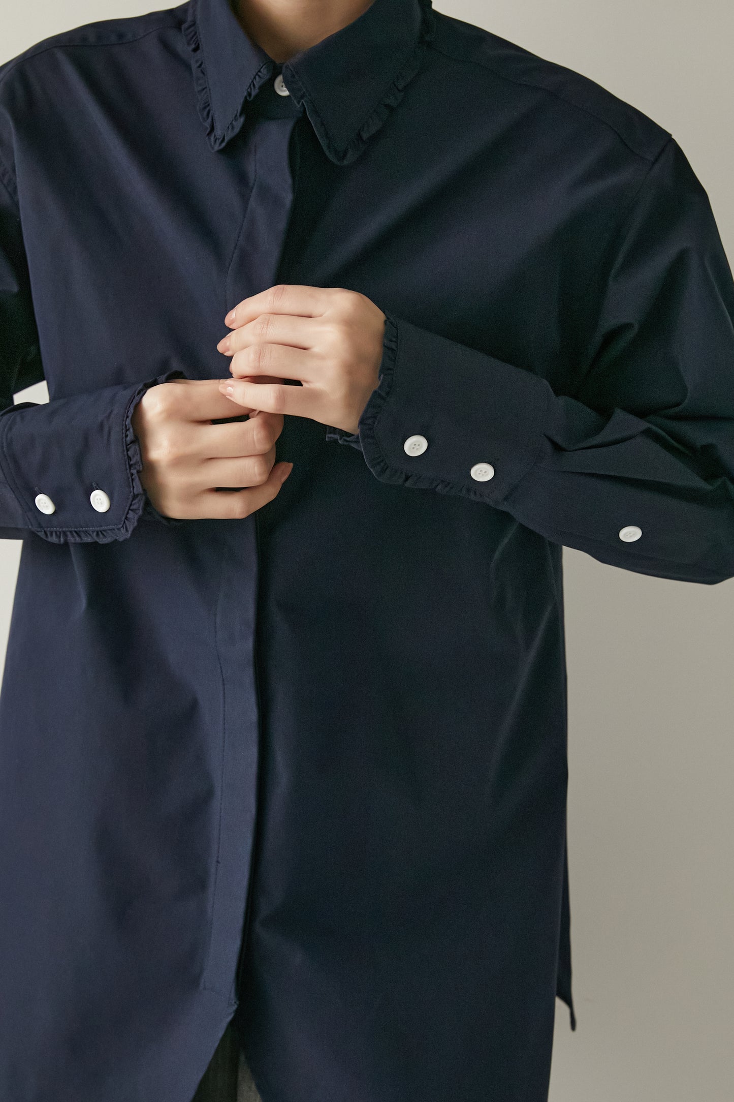 フリルカラーシャツ 【NAVY】