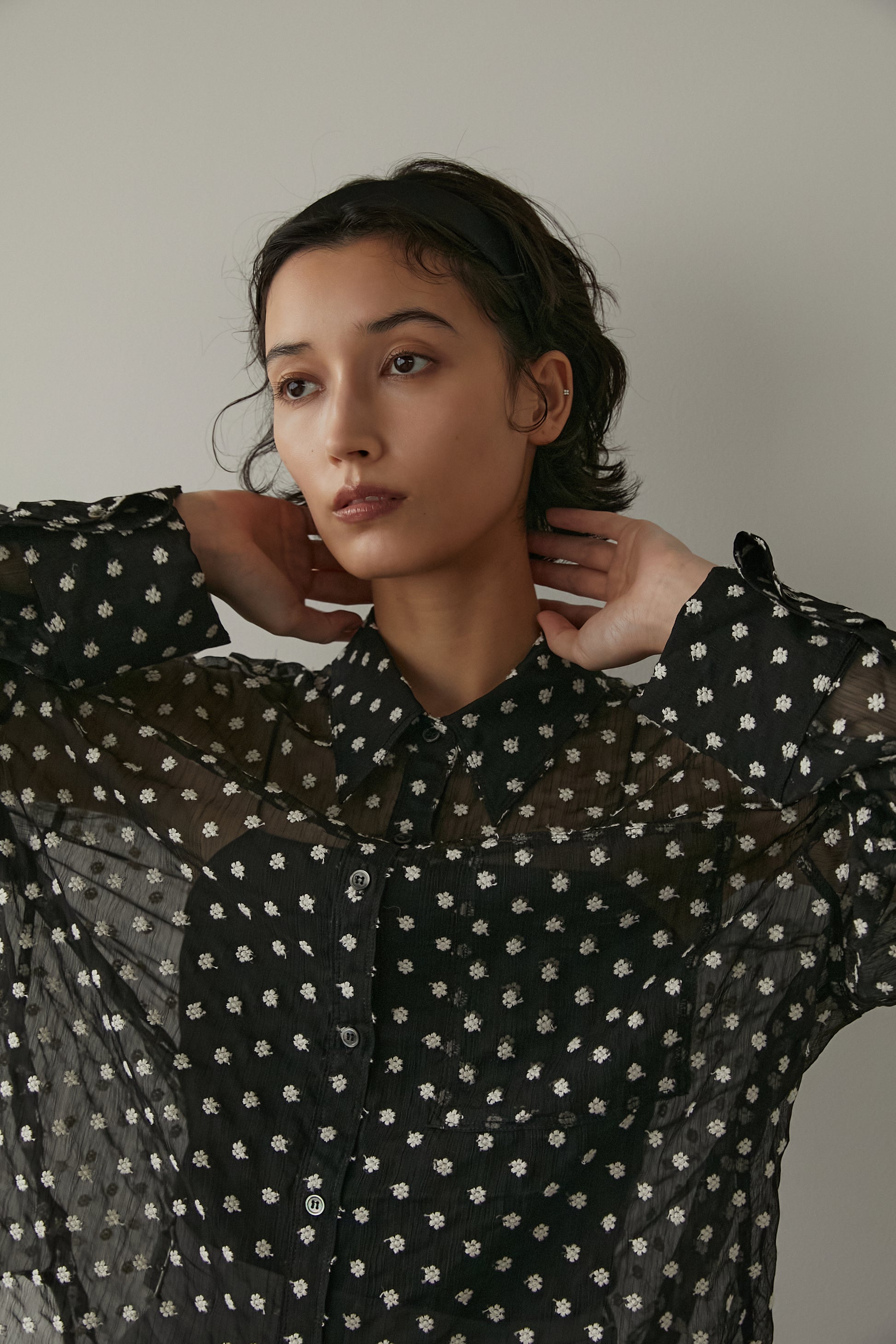 シアーオーバーシャツ【BLACK(MULTI)】 – ELLIE